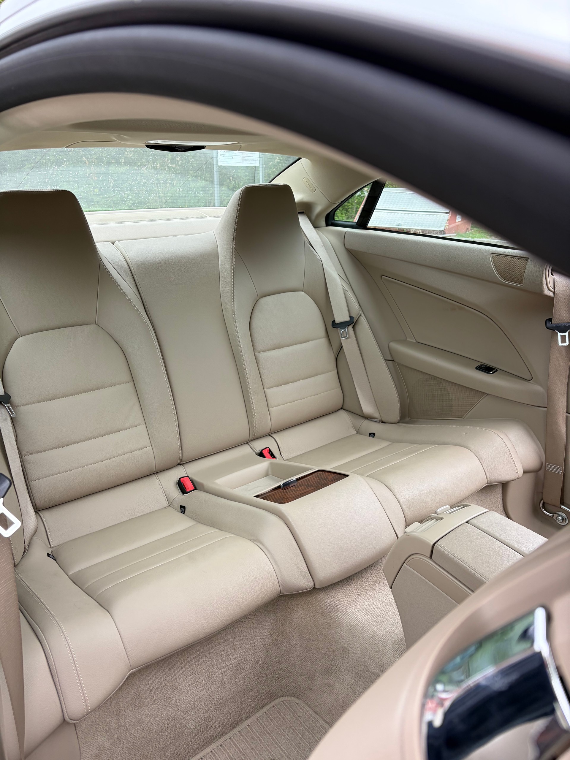 MERCEDES-BENZ E 300 BlueEFFICIENCY Coupé 7G-TRONIC-image-3