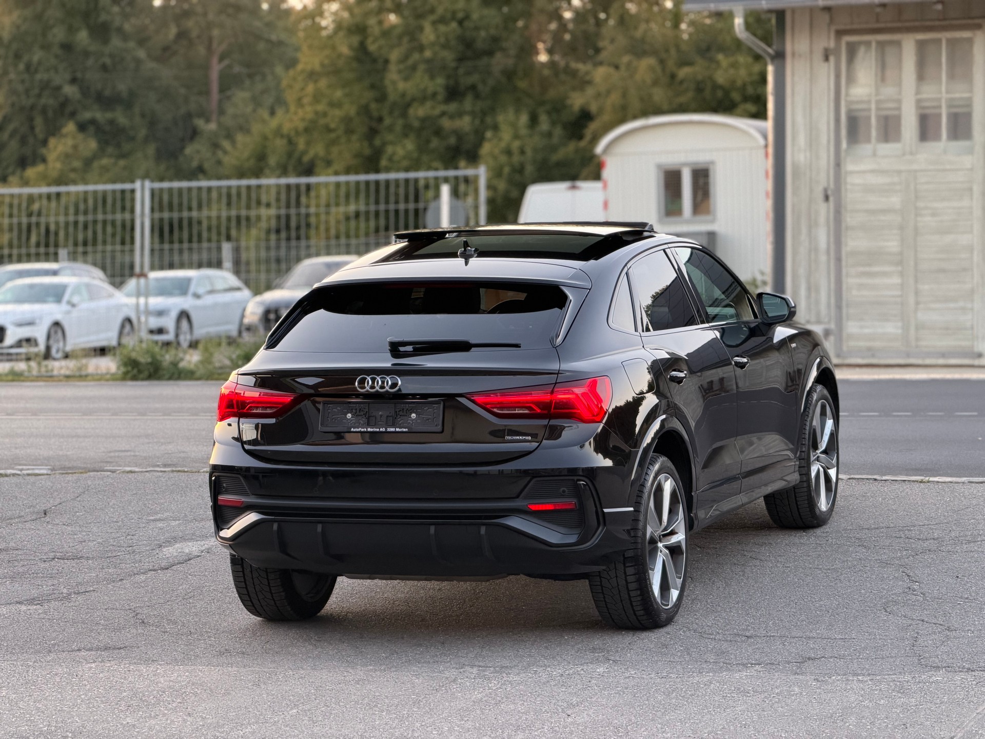 AUDI Q3 Sportback 40 TFSI S line quattro S-tronic-image-4