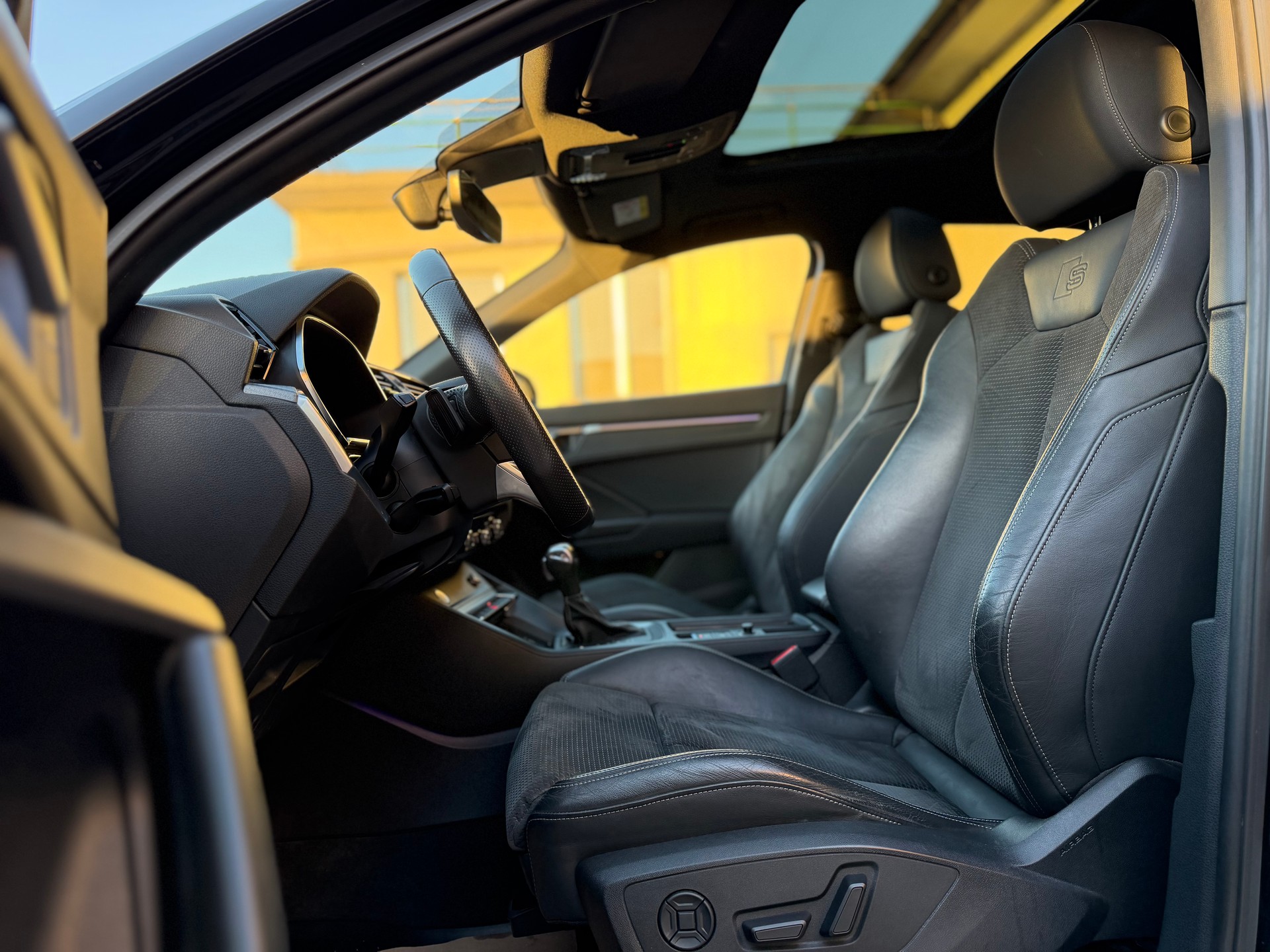 AUDI Q3 Sportback 40 TFSI S line quattro S-tronic-image-9