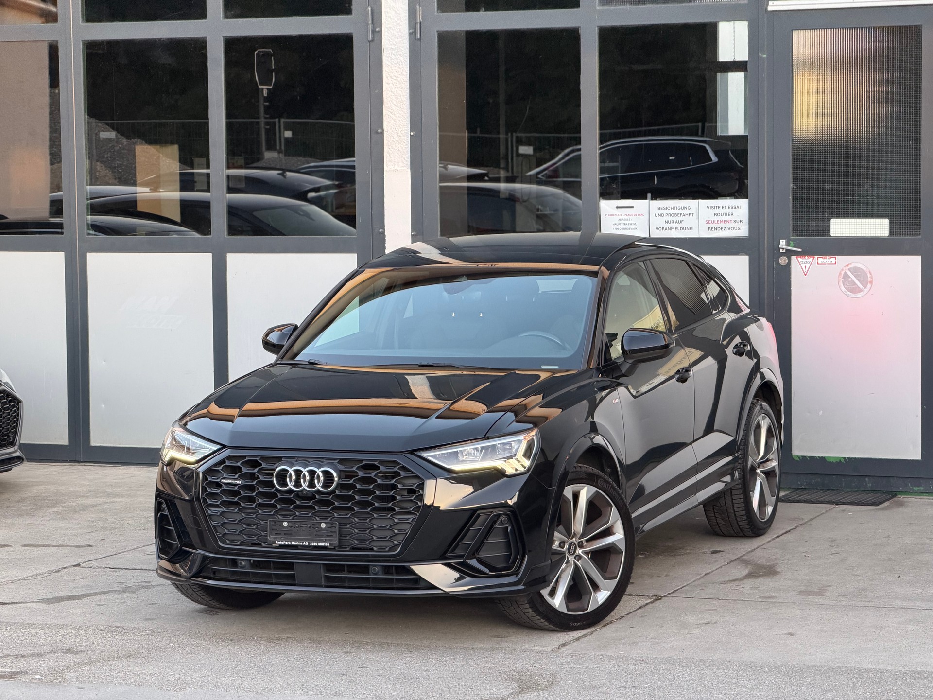 AUDI Q3 Sportback 40 TFSI S line quattro S-tronic-image-0