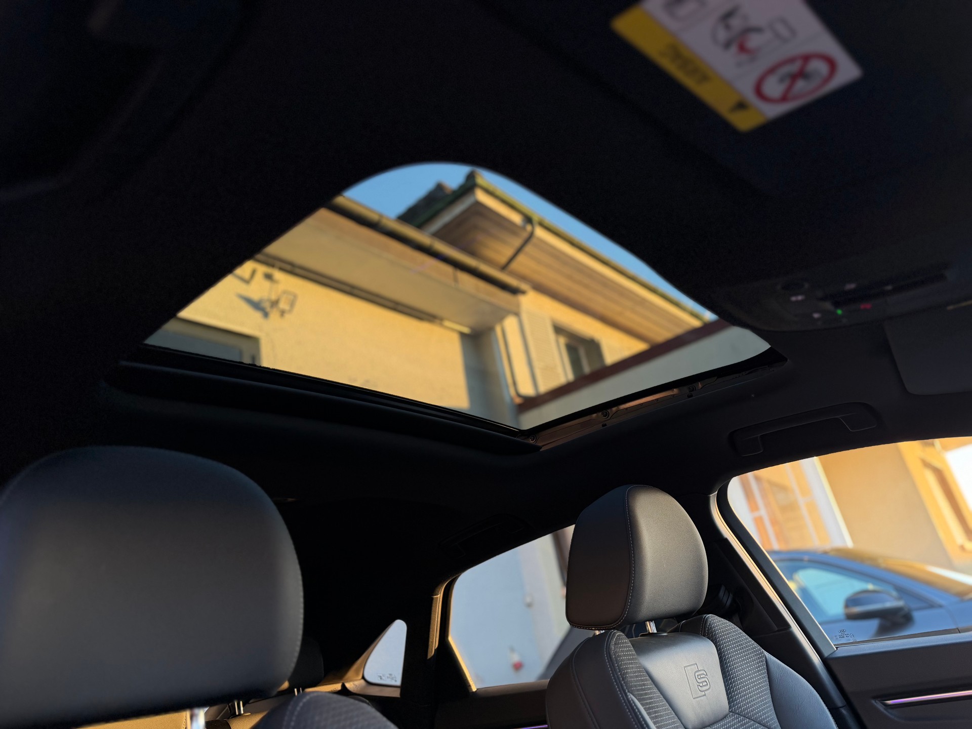 AUDI Q3 Sportback 40 TFSI S line quattro S-tronic-image-16