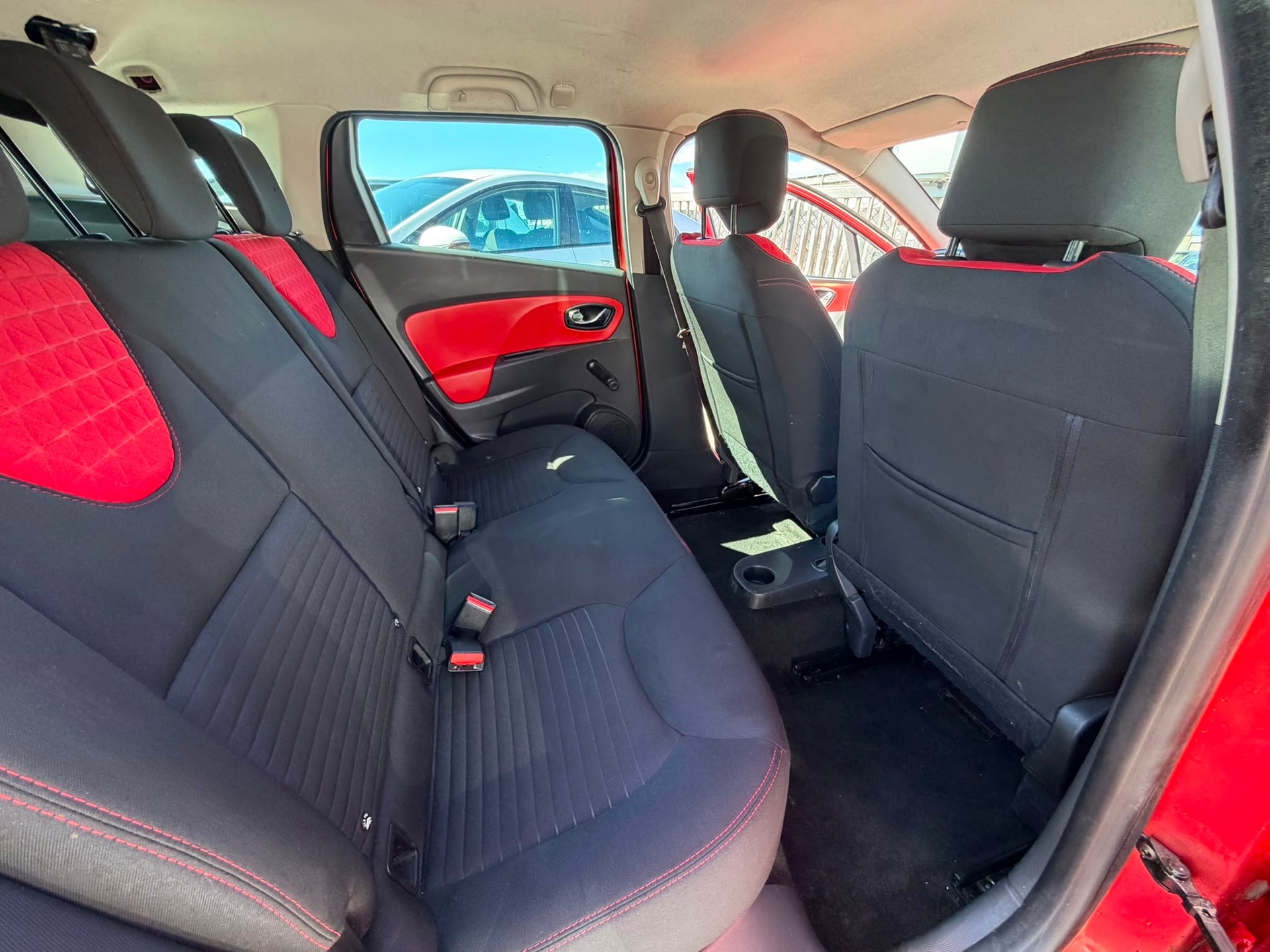 RENAULT Clio Grandtour 1.5 dCi Swiss 🇨🇭 Edition EDC GARANTIE 2 ANS expertiser du jour-image-14