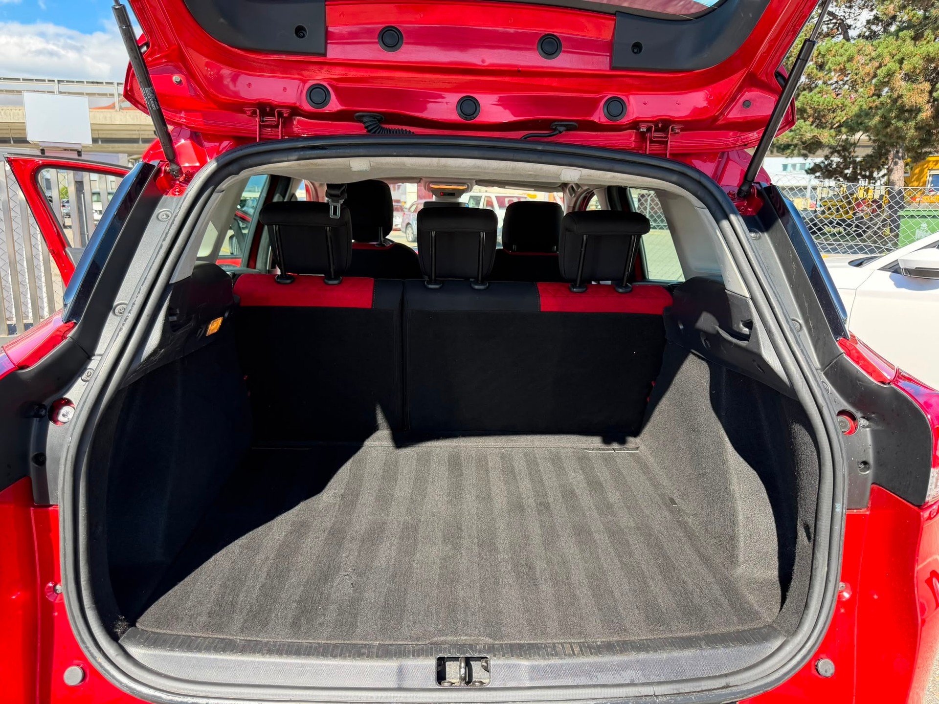 RENAULT Clio Grandtour 1.5 dCi Swiss 🇨🇭 Edition EDC GARANTIE 2 ANS expertiser du jour-image-16