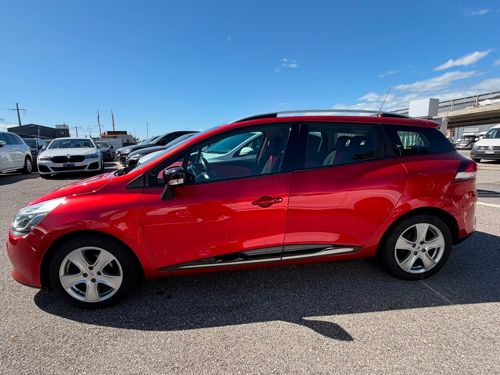 RENAULT Clio Grandtour 1.5 dCi Swiss 🇨🇭 Edition EDC GARANTIE 2 ANS expertiser du jour-image-2