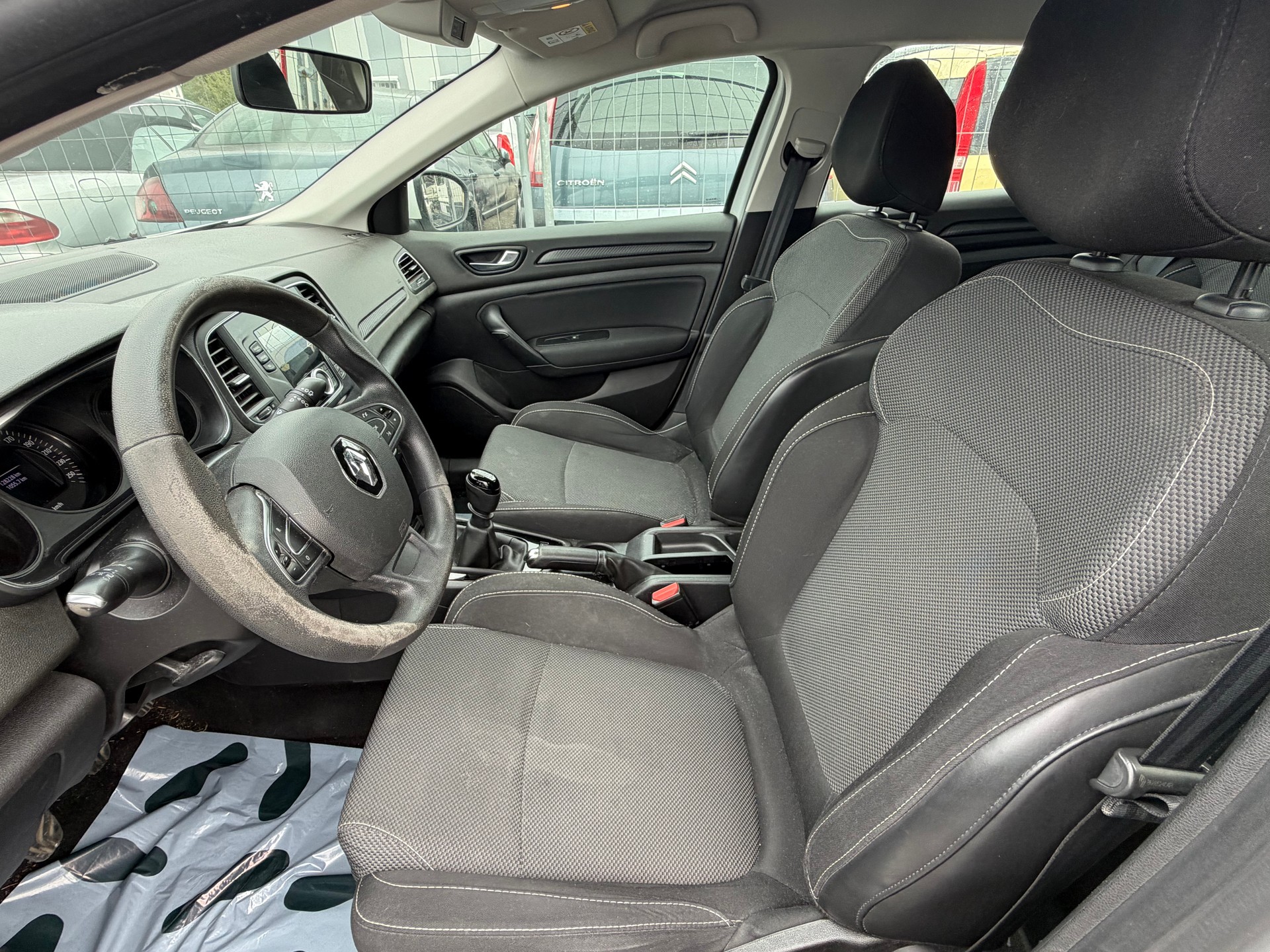 RENAULT Mégane Grandtour 1.3 16V Turbo Business-image-6