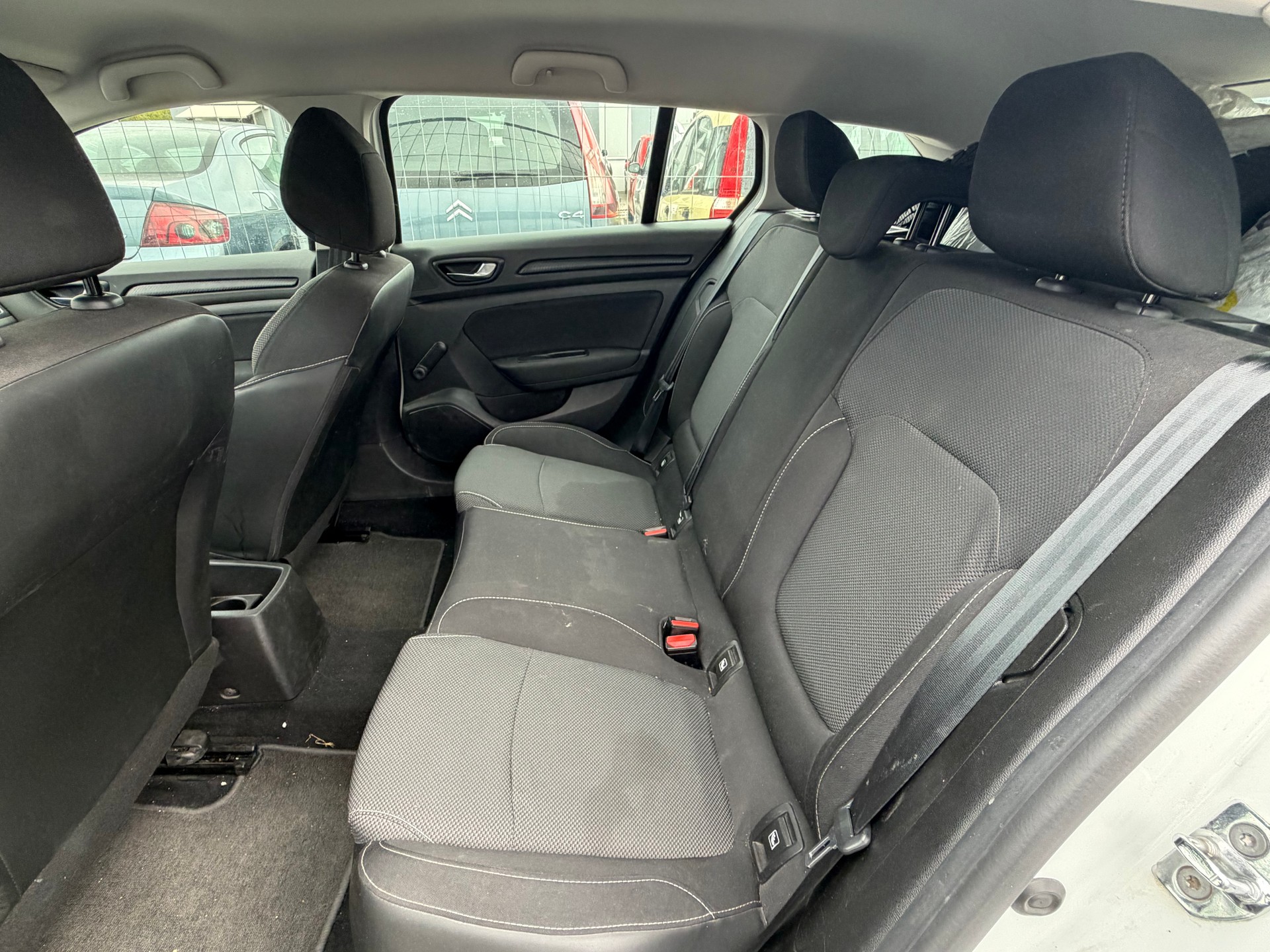 RENAULT Mégane Grandtour 1.3 16V Turbo Business-image-9