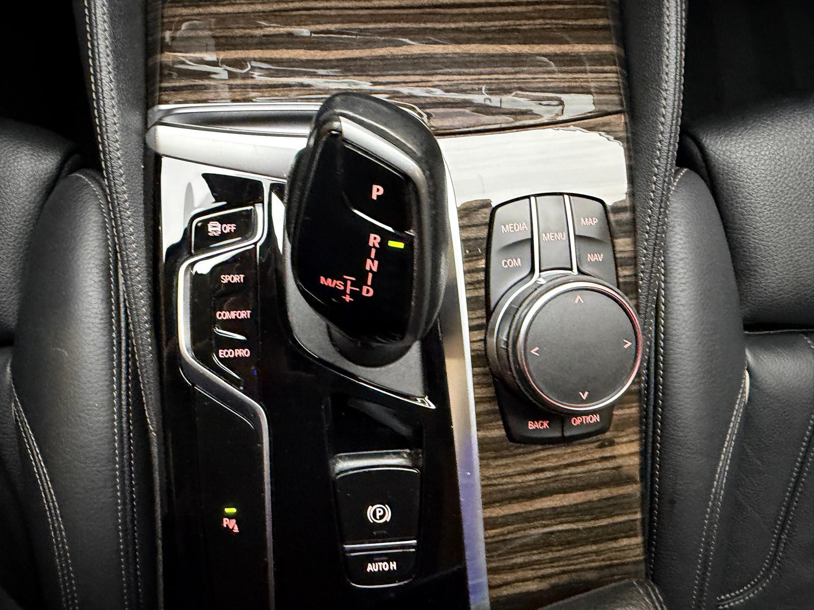BMW 5er Reihe G30 520d xDrive-image-24