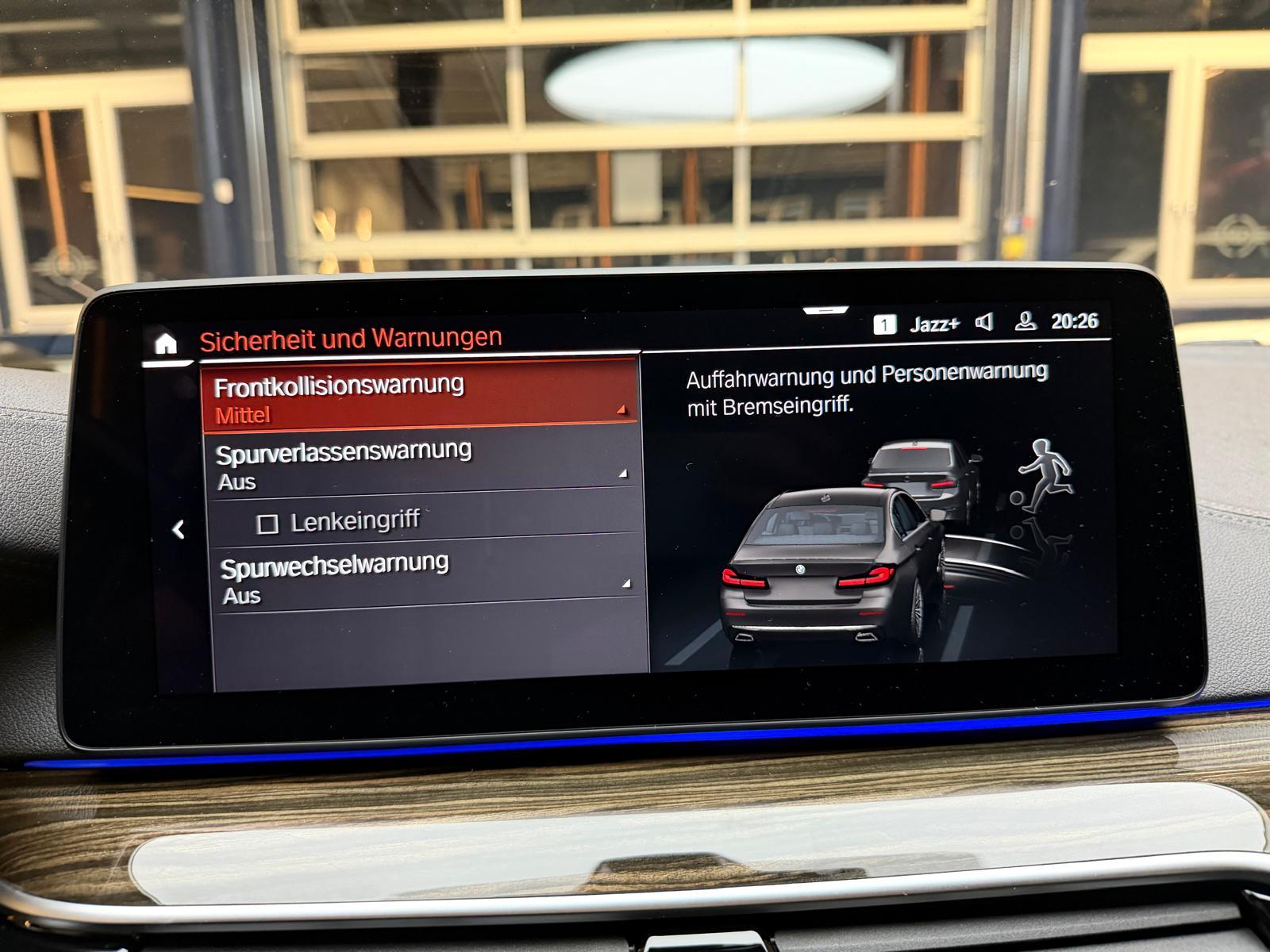 BMW 5er Reihe G30 520d xDrive-image-27