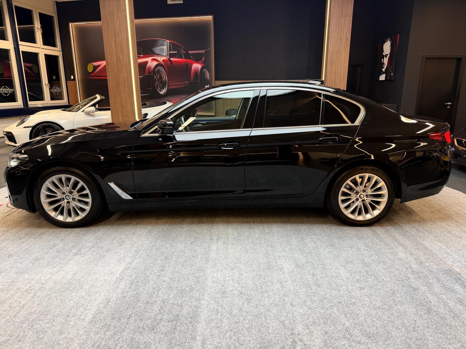 BMW 5er Reihe G30 520d xDrive-image-4