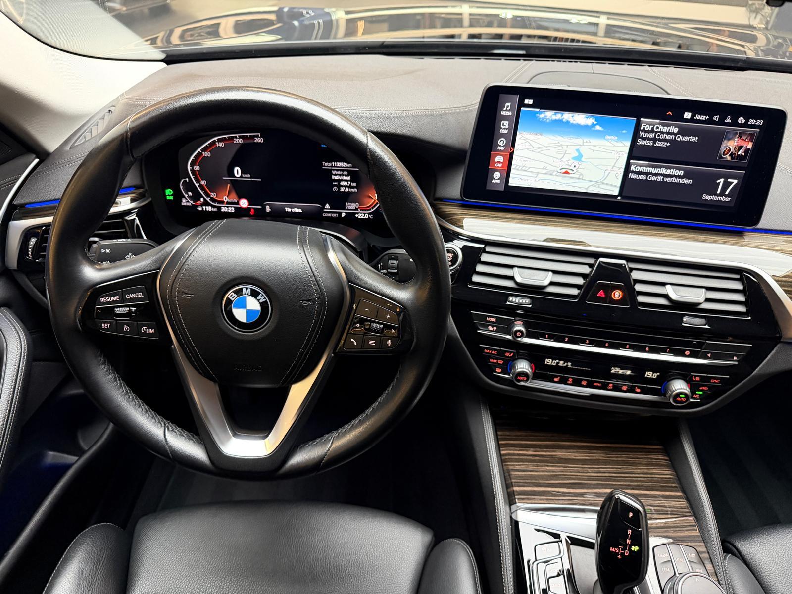 BMW 5er Reihe G30 520d xDrive-image-13