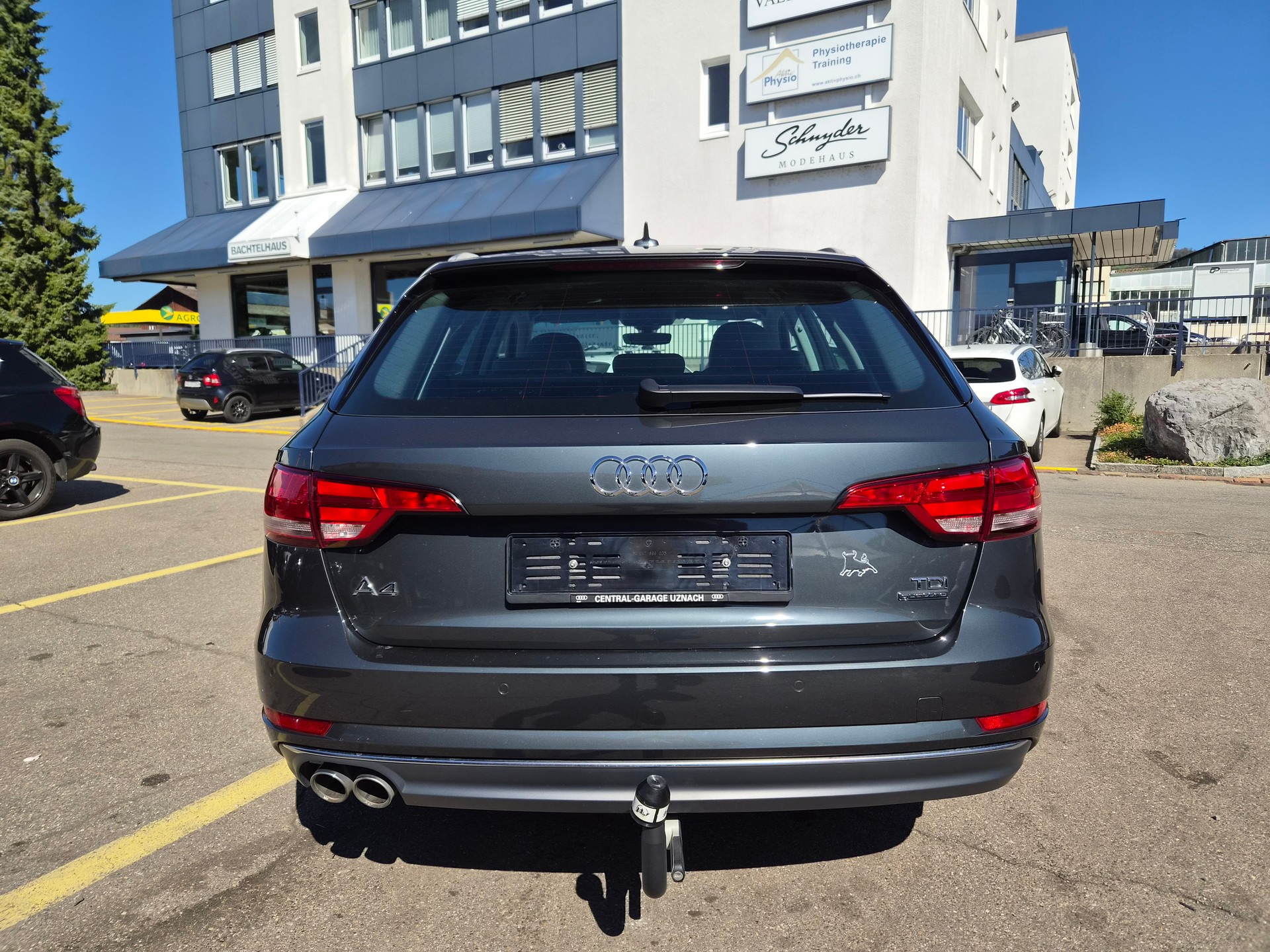 AUDI A4 Avant 2.0 TDI quattro S-tronic-image-5