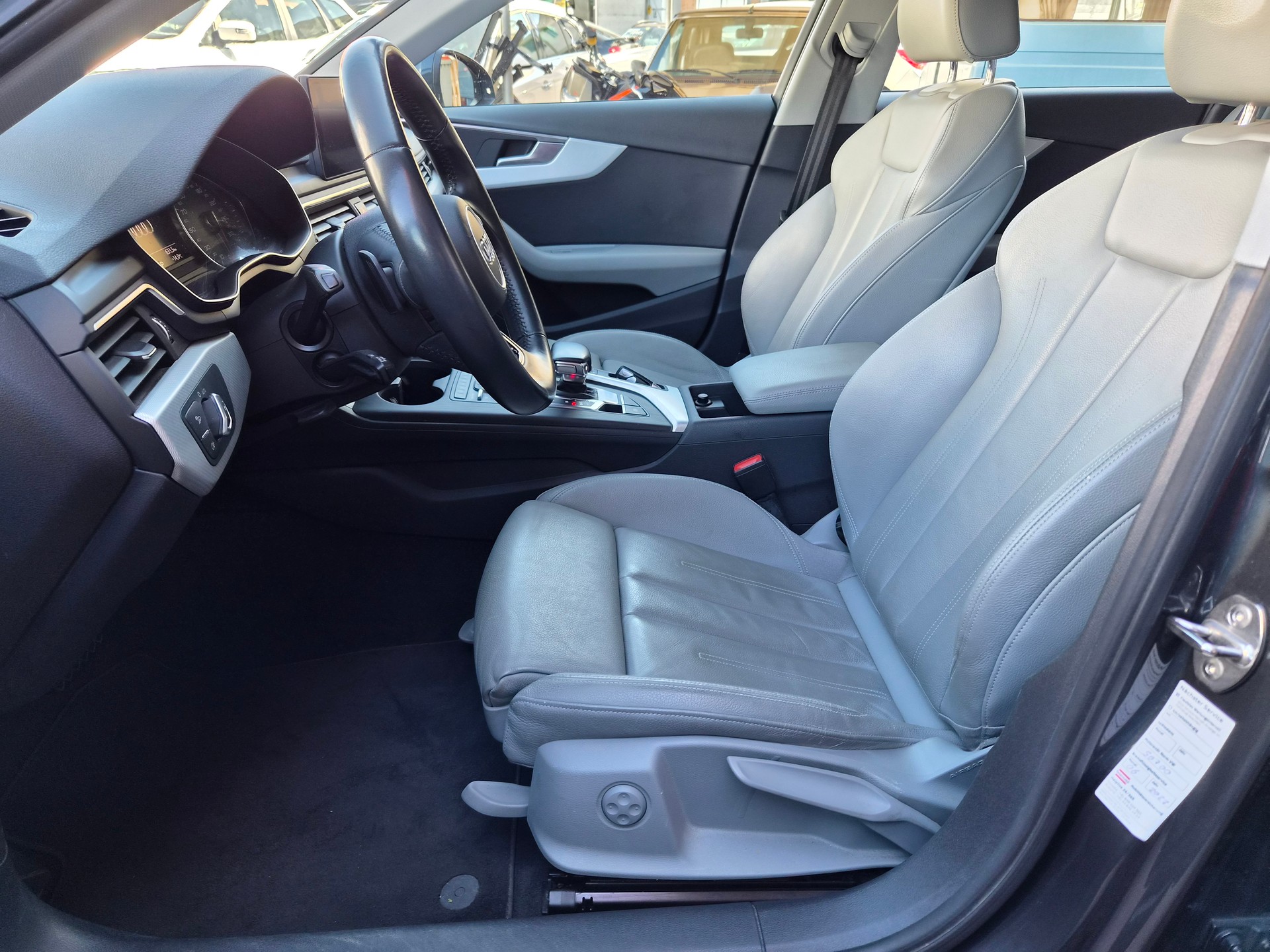 AUDI A4 Avant 2.0 TDI quattro S-tronic-image-8