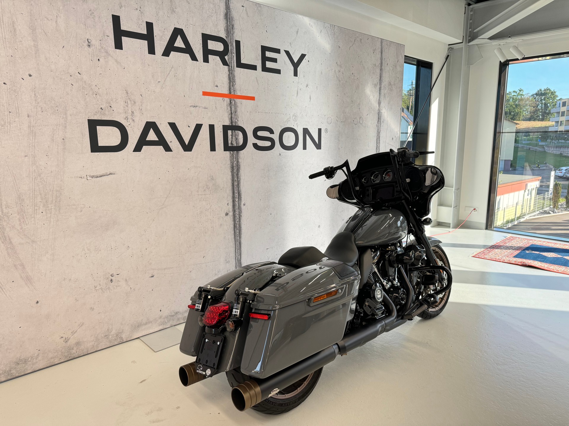 HARLEY-DAVIDSON FLHXST Street Glide ST 117-showroom-element-2