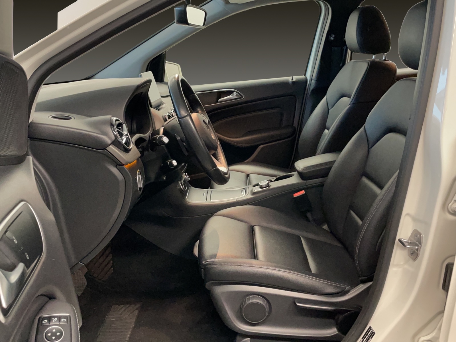 MERCEDES-BENZ B-Klasse W246 B 180 Style-image-5