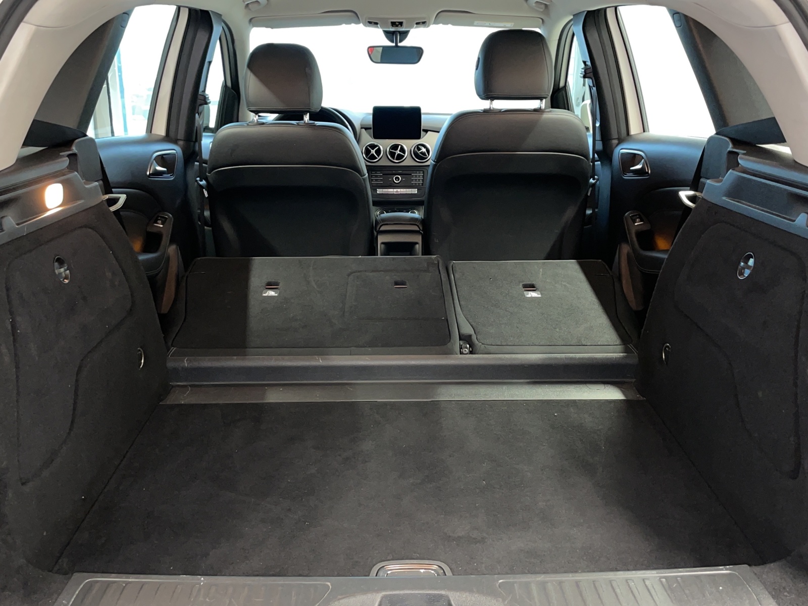 MERCEDES-BENZ B-Klasse W246 B 180 Style-image-13