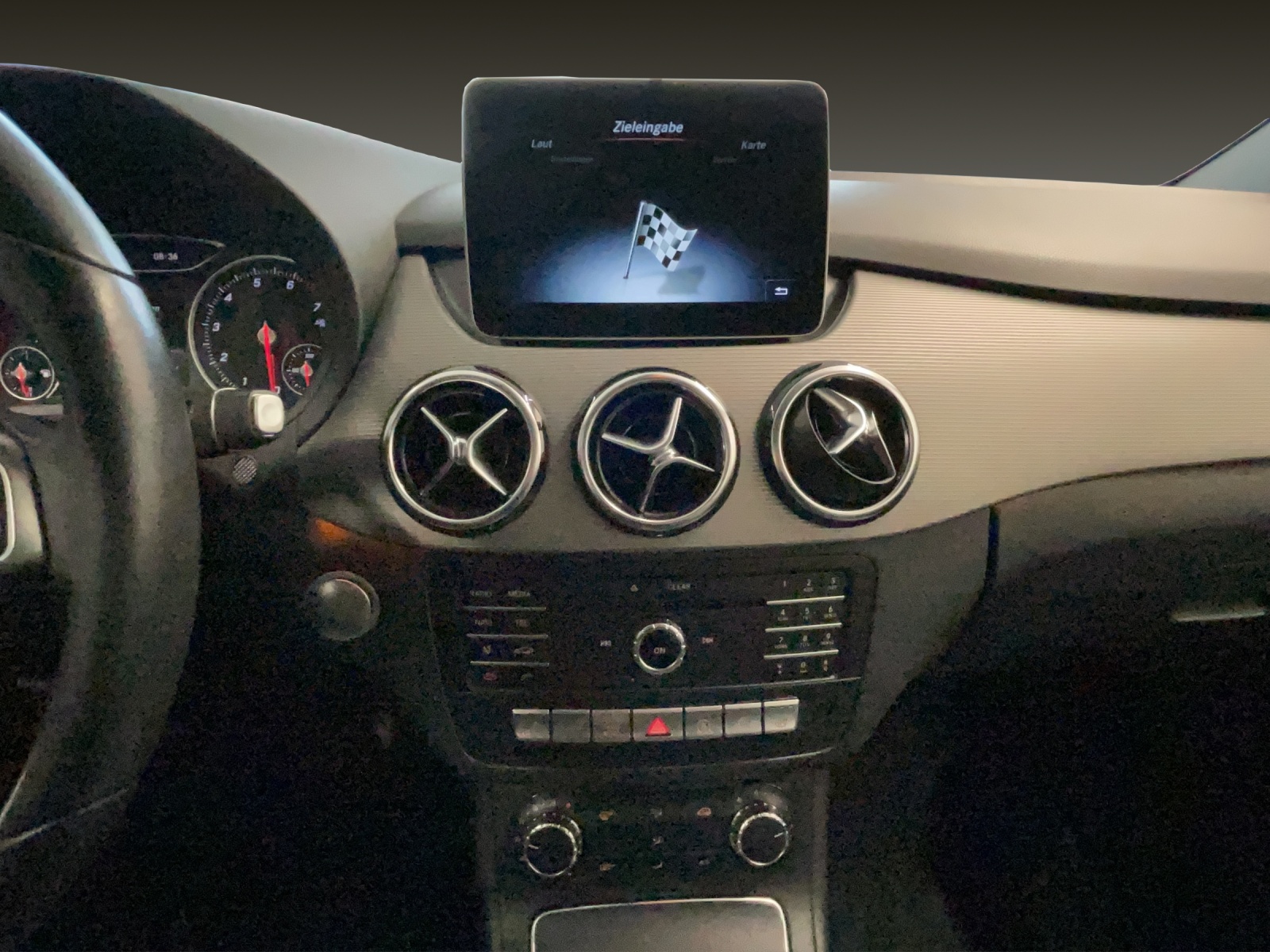 MERCEDES-BENZ B-Klasse W246 B 180 Style-image-8