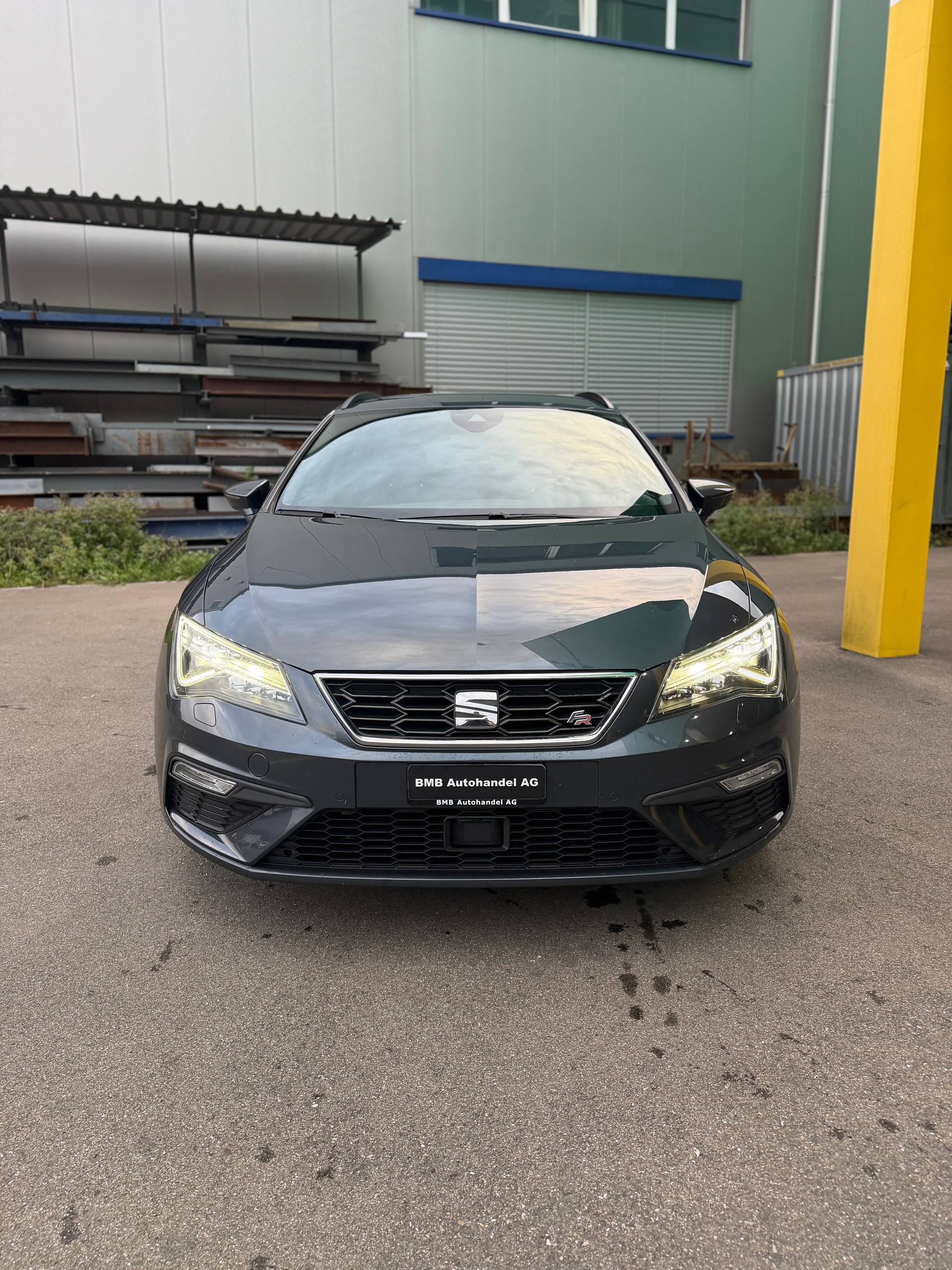 SEAT Leon ST 1.5 TSI EVO SWISS FR-image-1