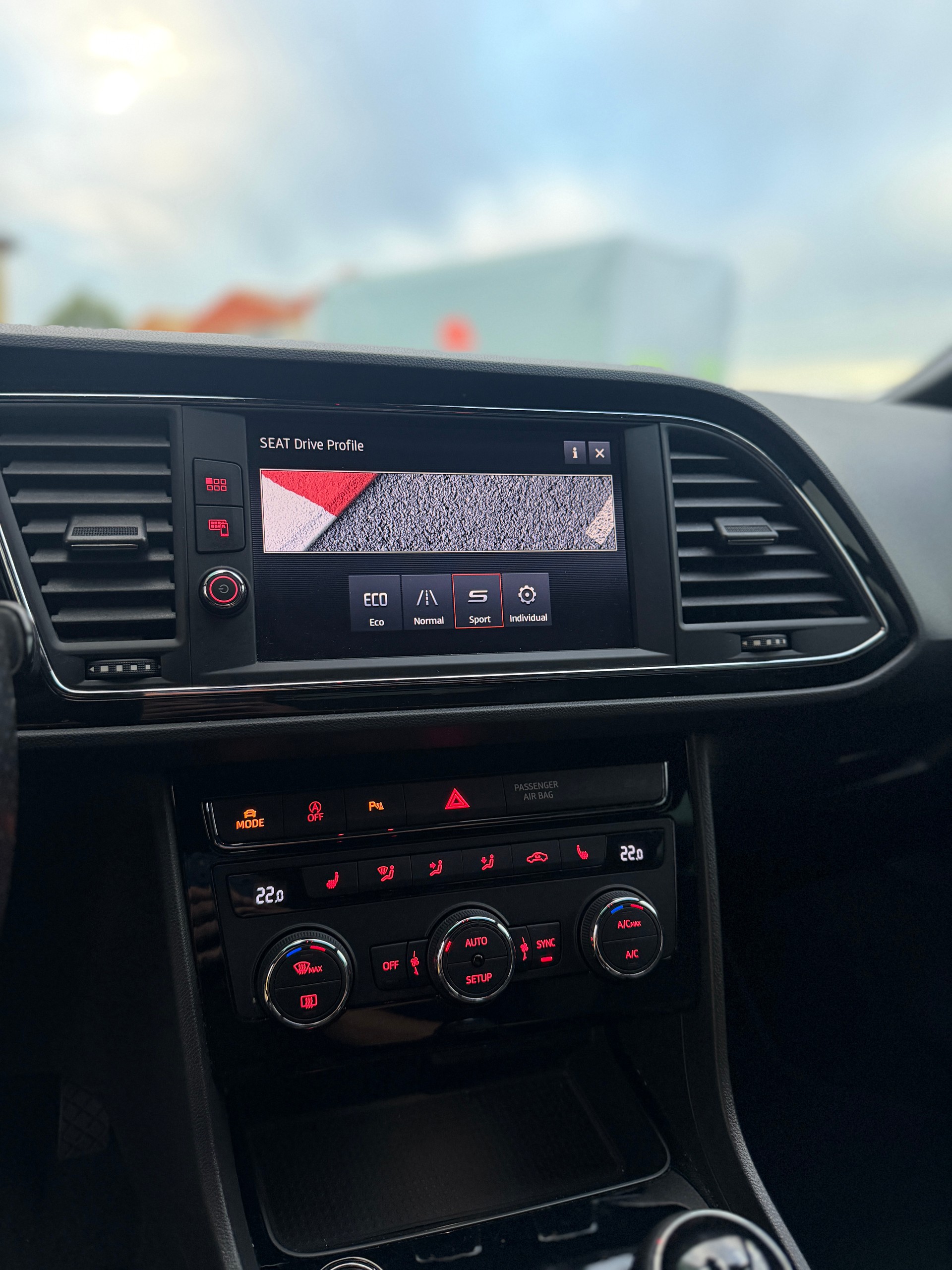 SEAT Leon ST 1.5 TSI EVO SWISS FR-image-11