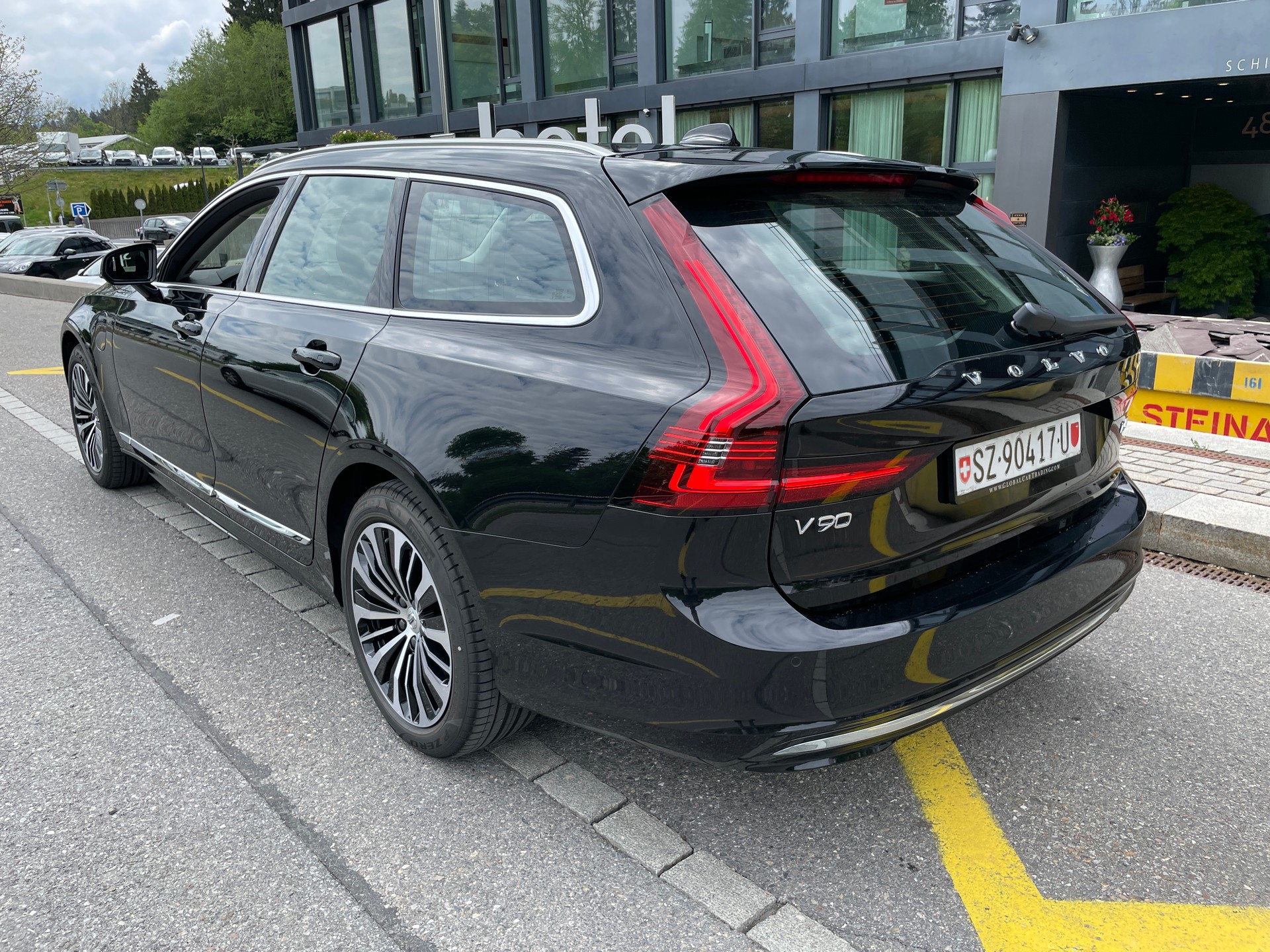 VOLVO V90 T6 eAWD Plug in Hybrid Core Geartronic-image-6