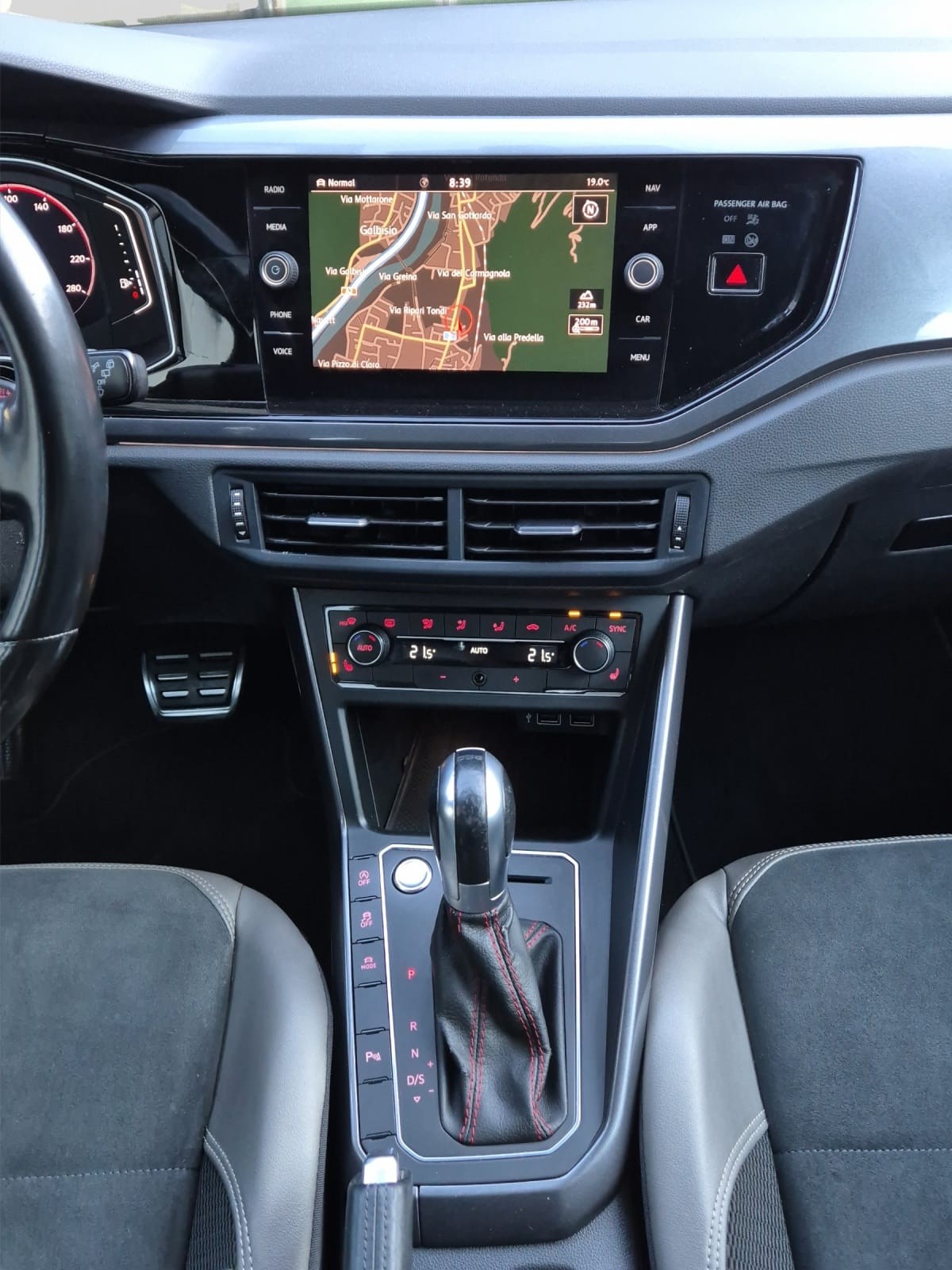 VW Polo 2.0 TSI GTI DSG-image-12