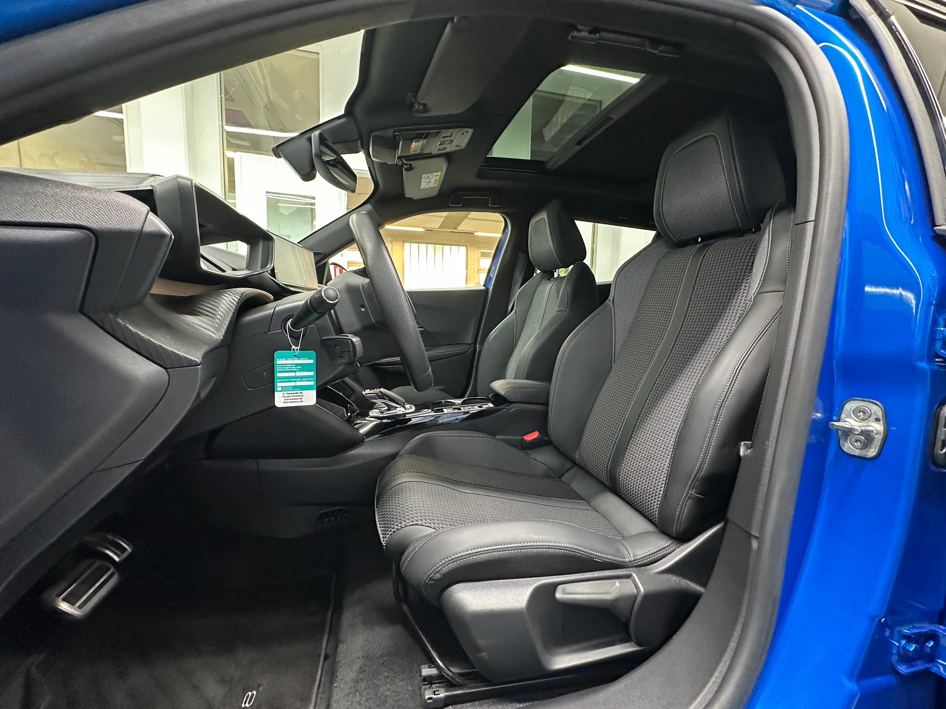 PEUGEOT 2008 e GT-image-6