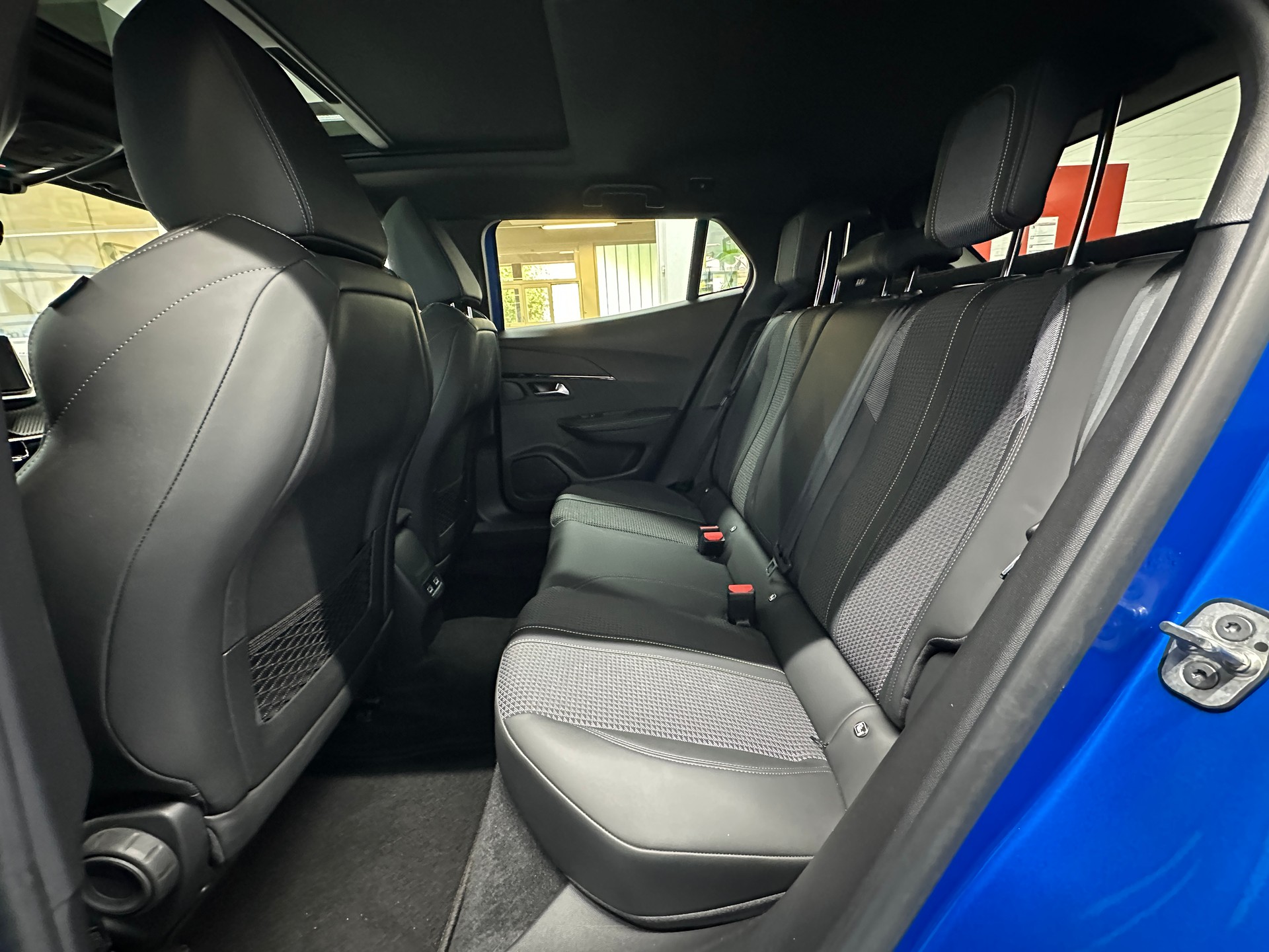 PEUGEOT 2008 e GT-image-7