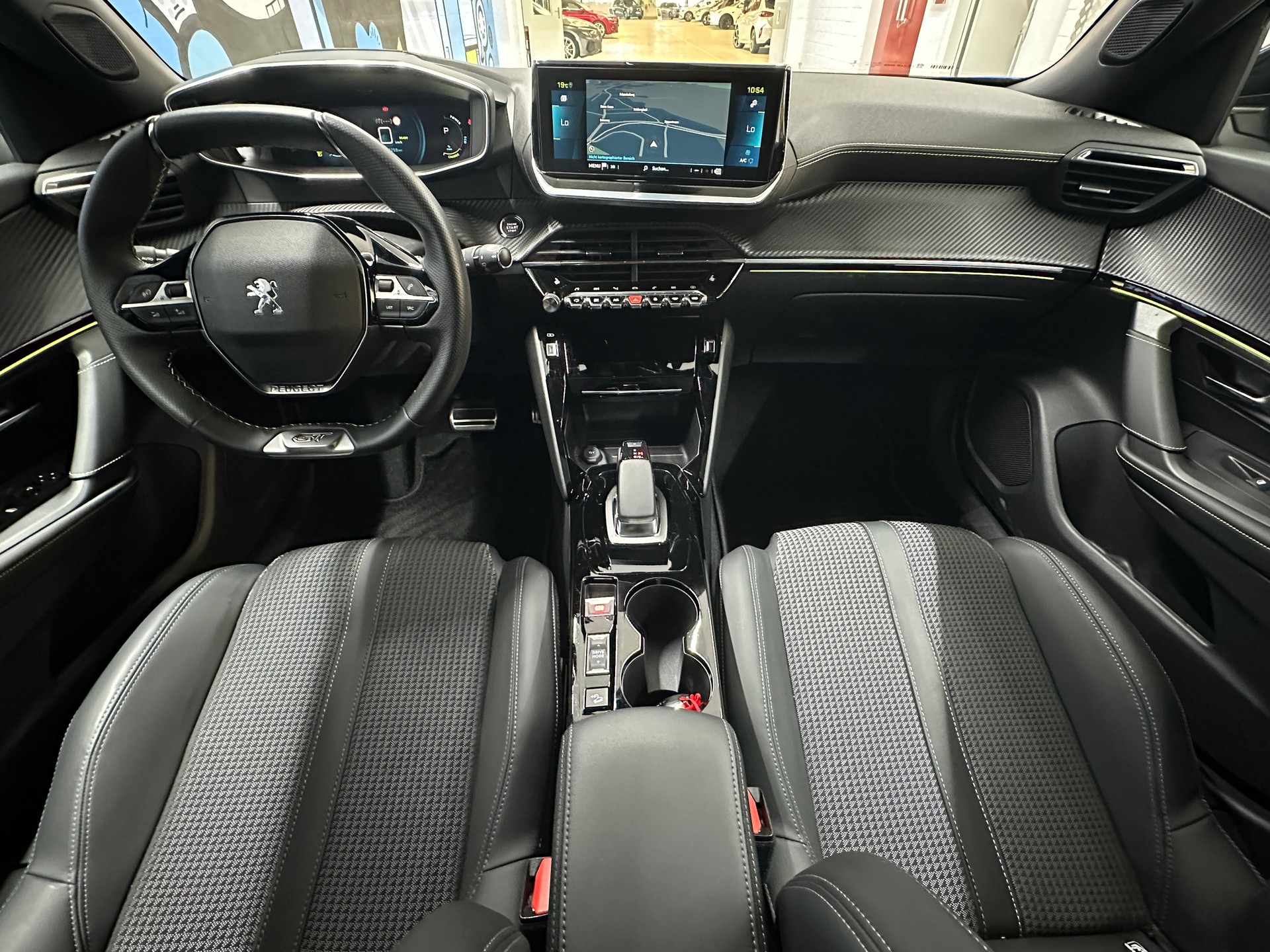 PEUGEOT 2008 e GT-image-8