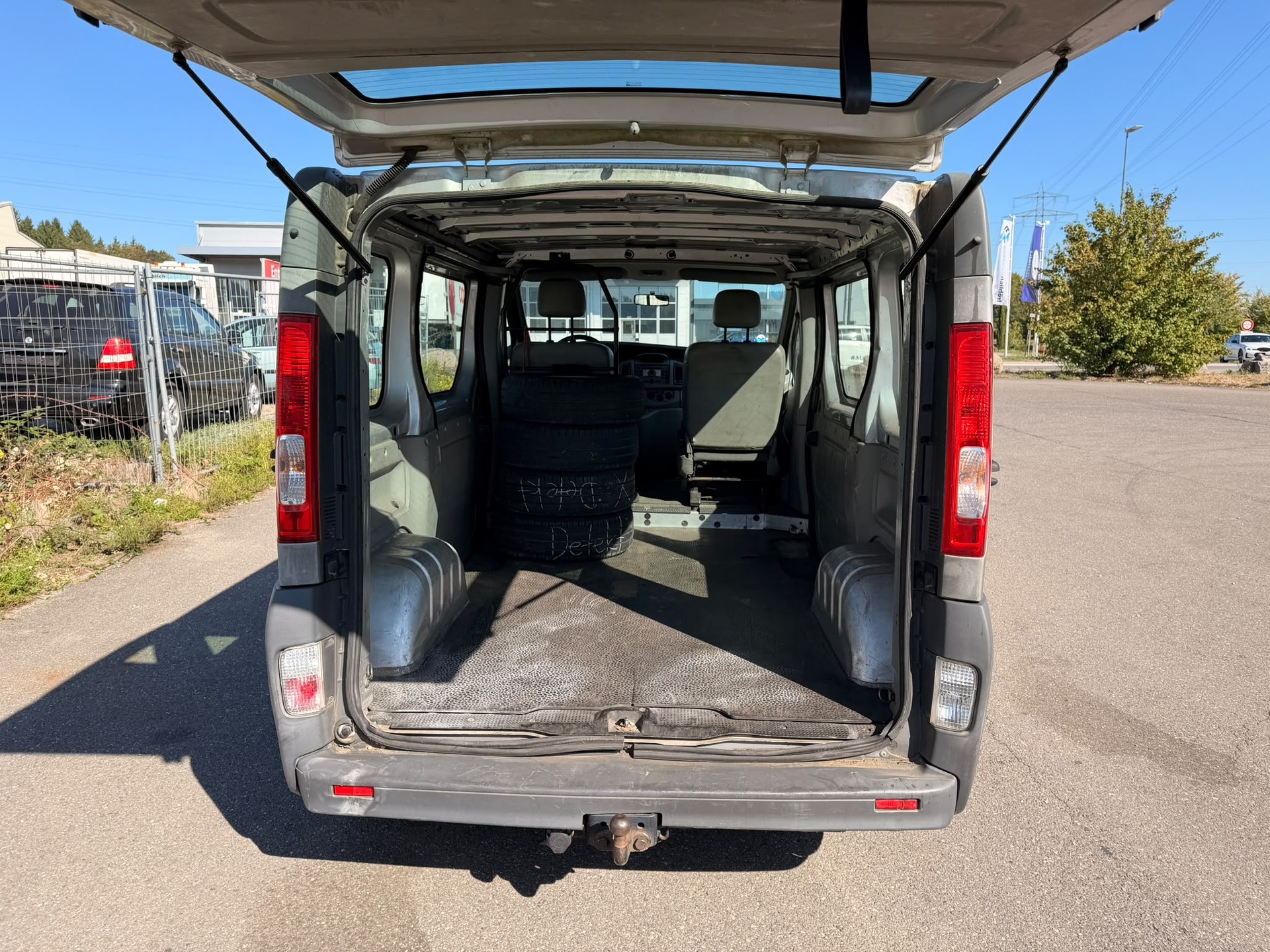 OPEL Vivaro 2.0 CDTI 2.7t L1H1-image-8