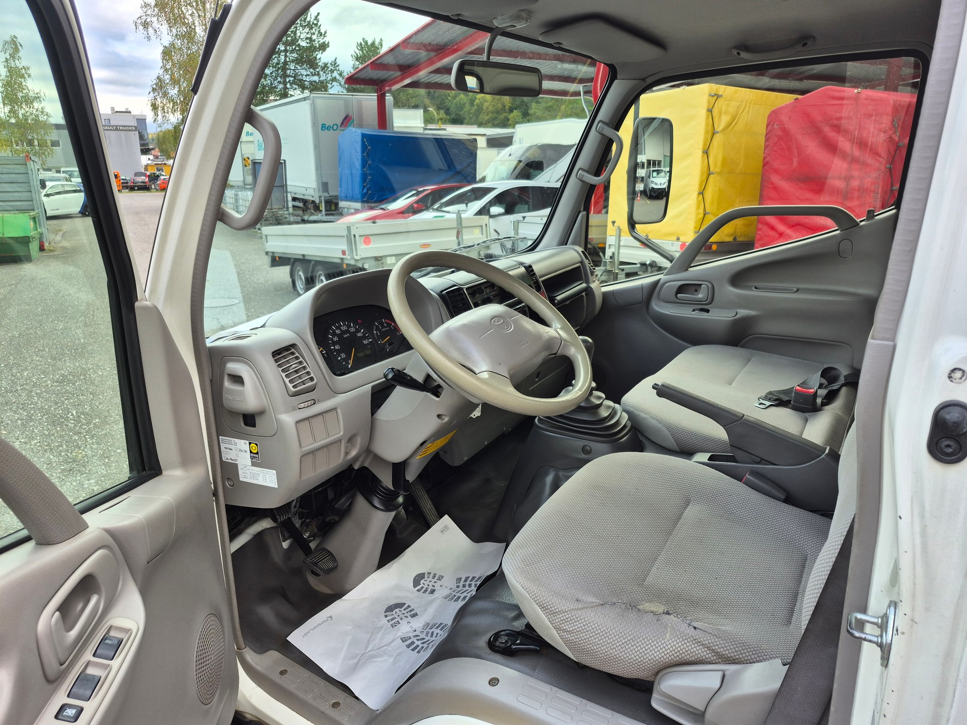 TOYOTA Dyna 150 SWB-image-10