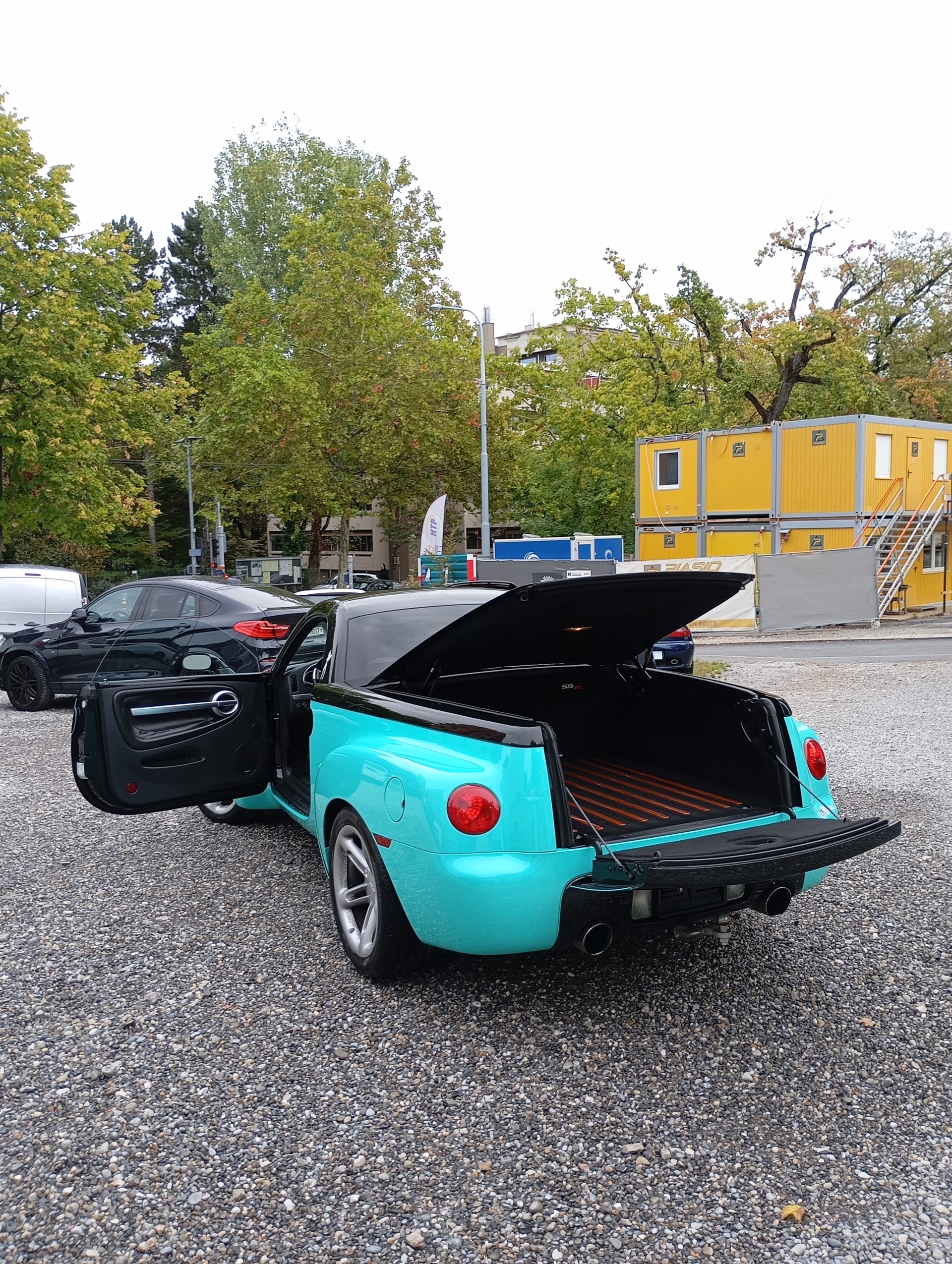 CHEVROLET ssr-image-16