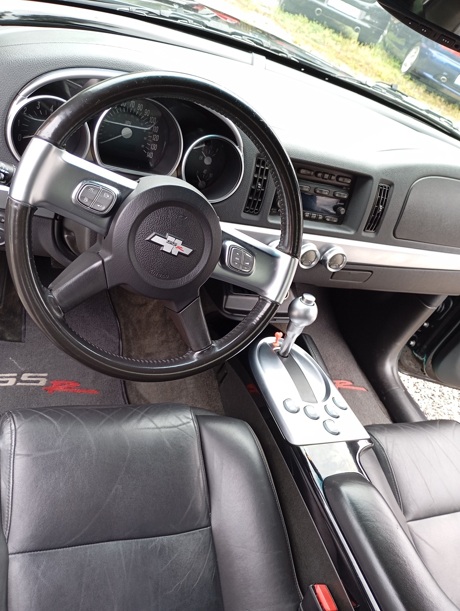 CHEVROLET ssr-image-12