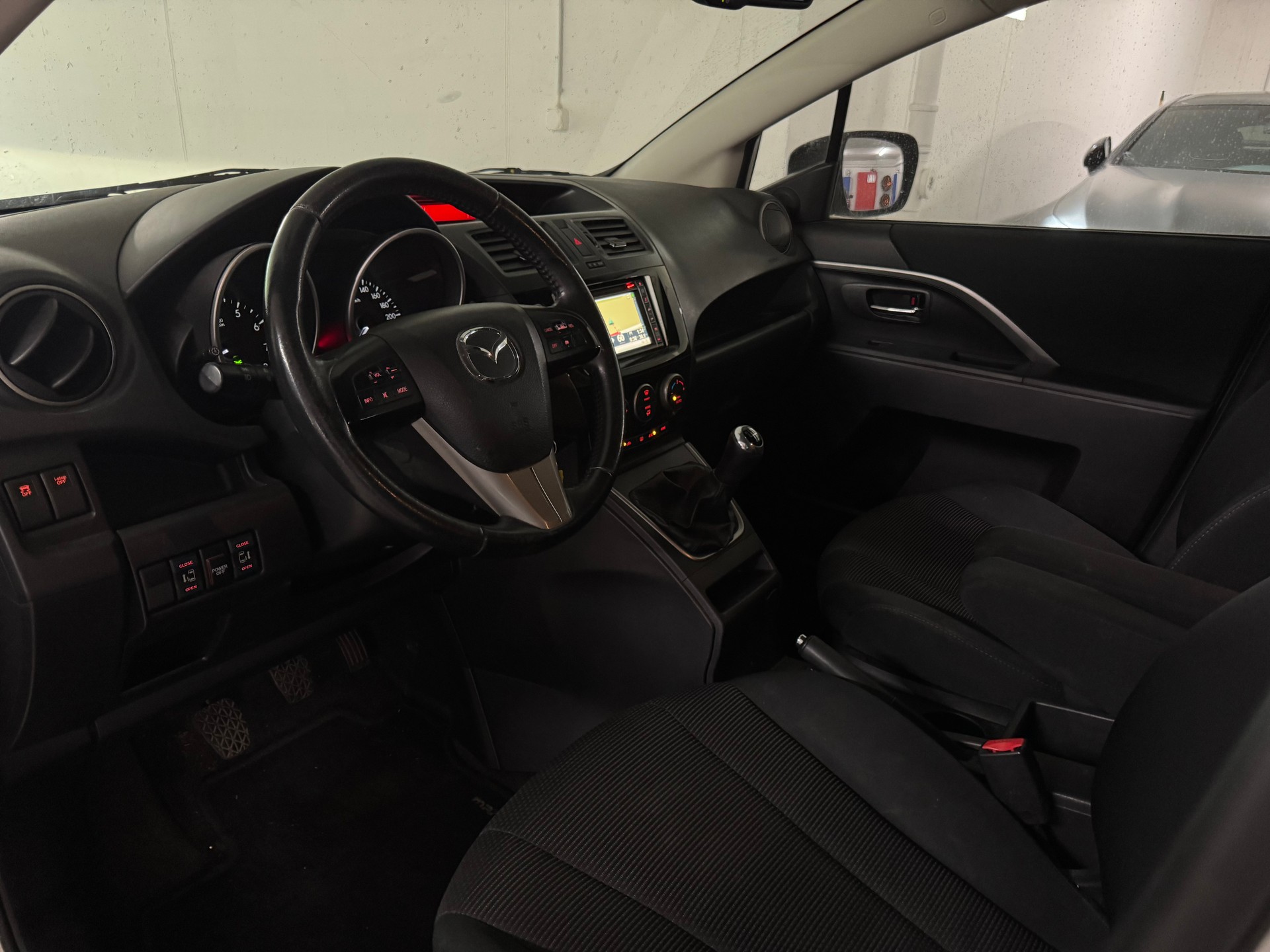 MAZDA 5 2.0 16V Exclusive mit Anhängerkupplung-image-7