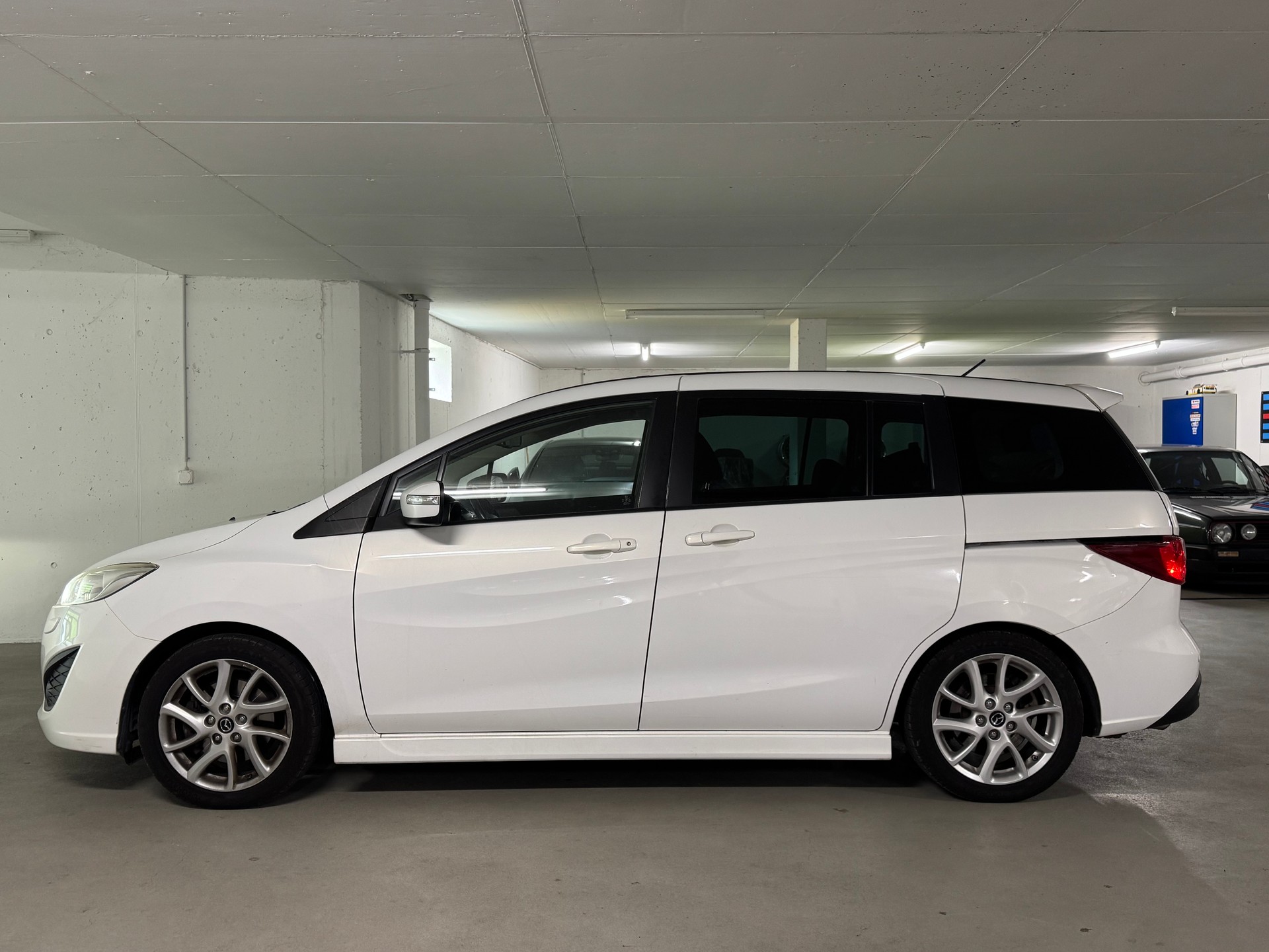 MAZDA 5 2.0 16V Exclusive mit Anhängerkupplung-image-3