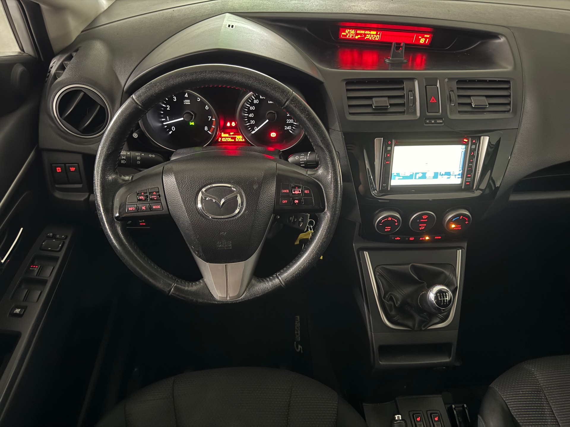 MAZDA 5 2.0 16V Exclusive mit Anhängerkupplung-image-9