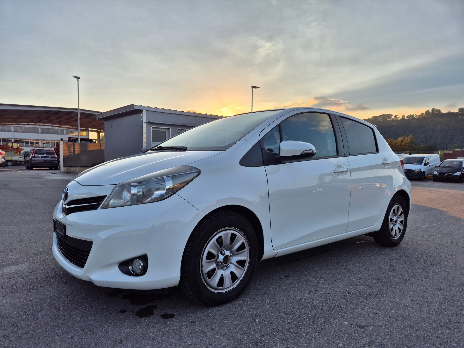 TOYOTA Yaris 1.33 Style-image-6