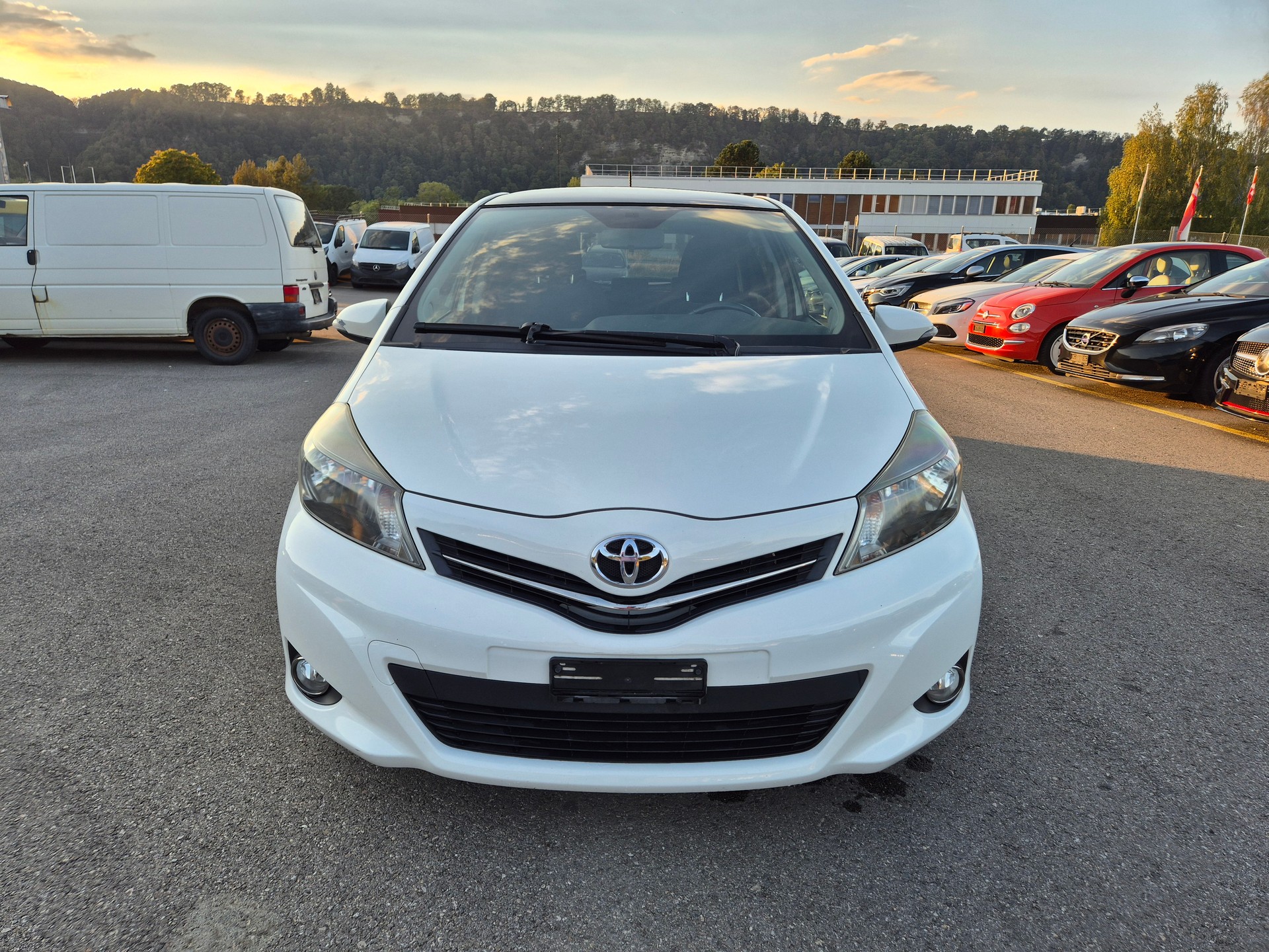 TOYOTA Yaris 1.33 Style-image-0