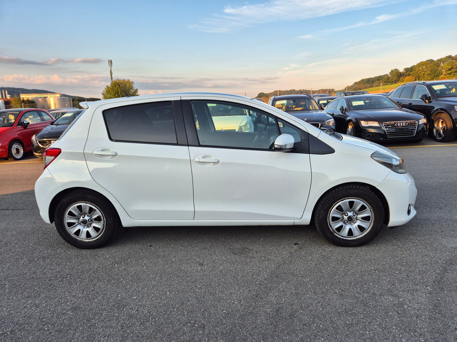 TOYOTA Yaris 1.33 Style-image-10