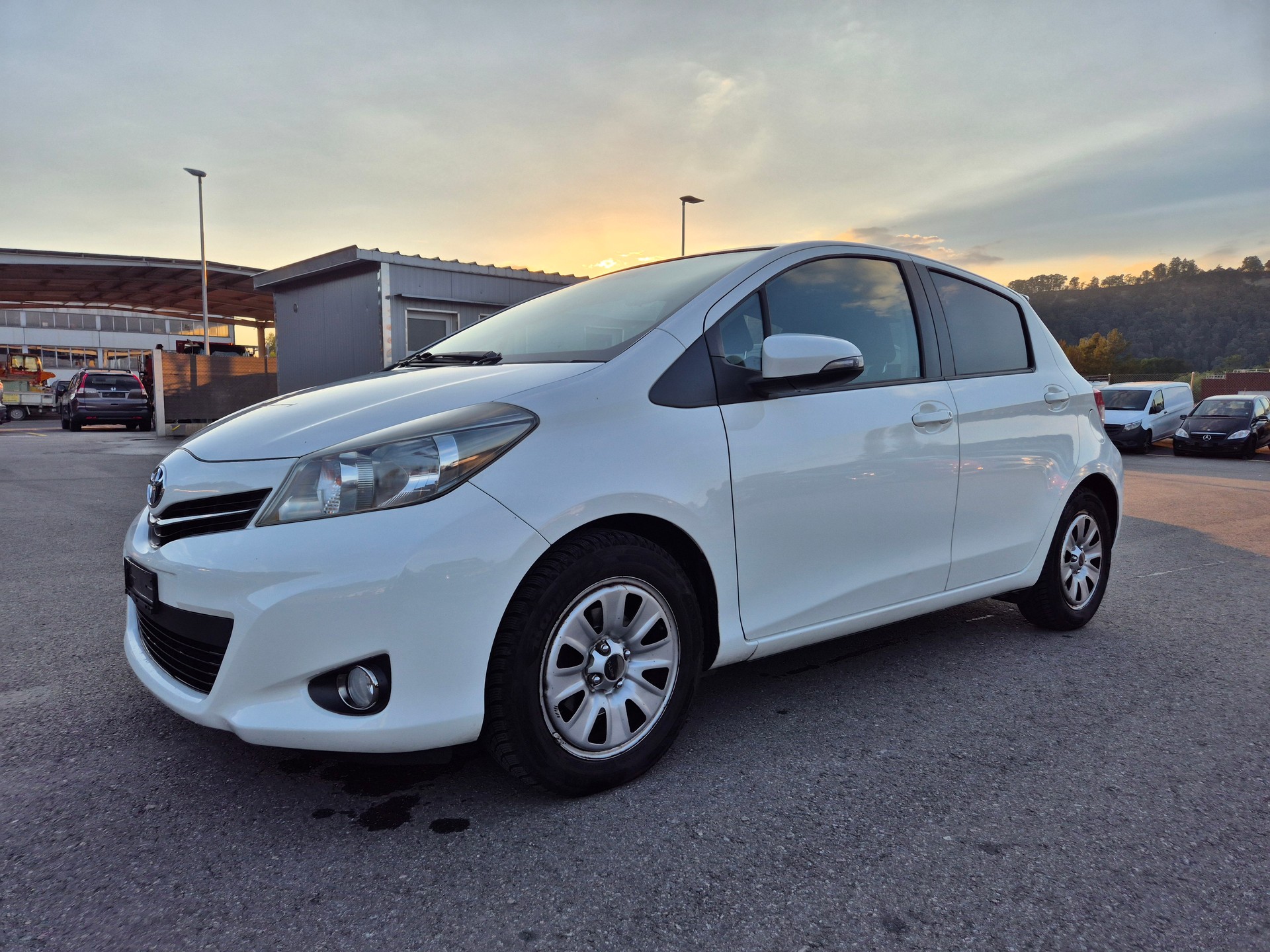 TOYOTA Yaris 1.33 Style-image-9
