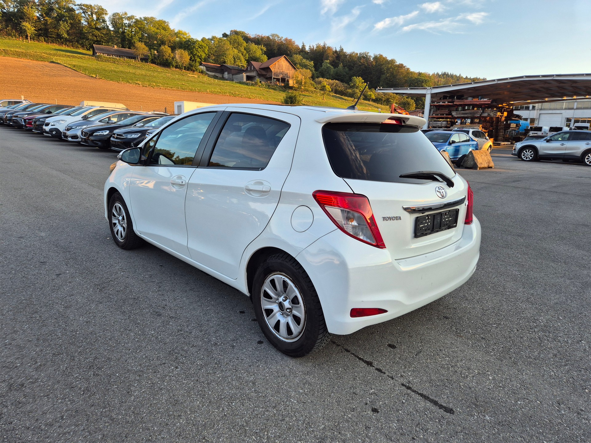 TOYOTA Yaris 1.33 Style-image-8