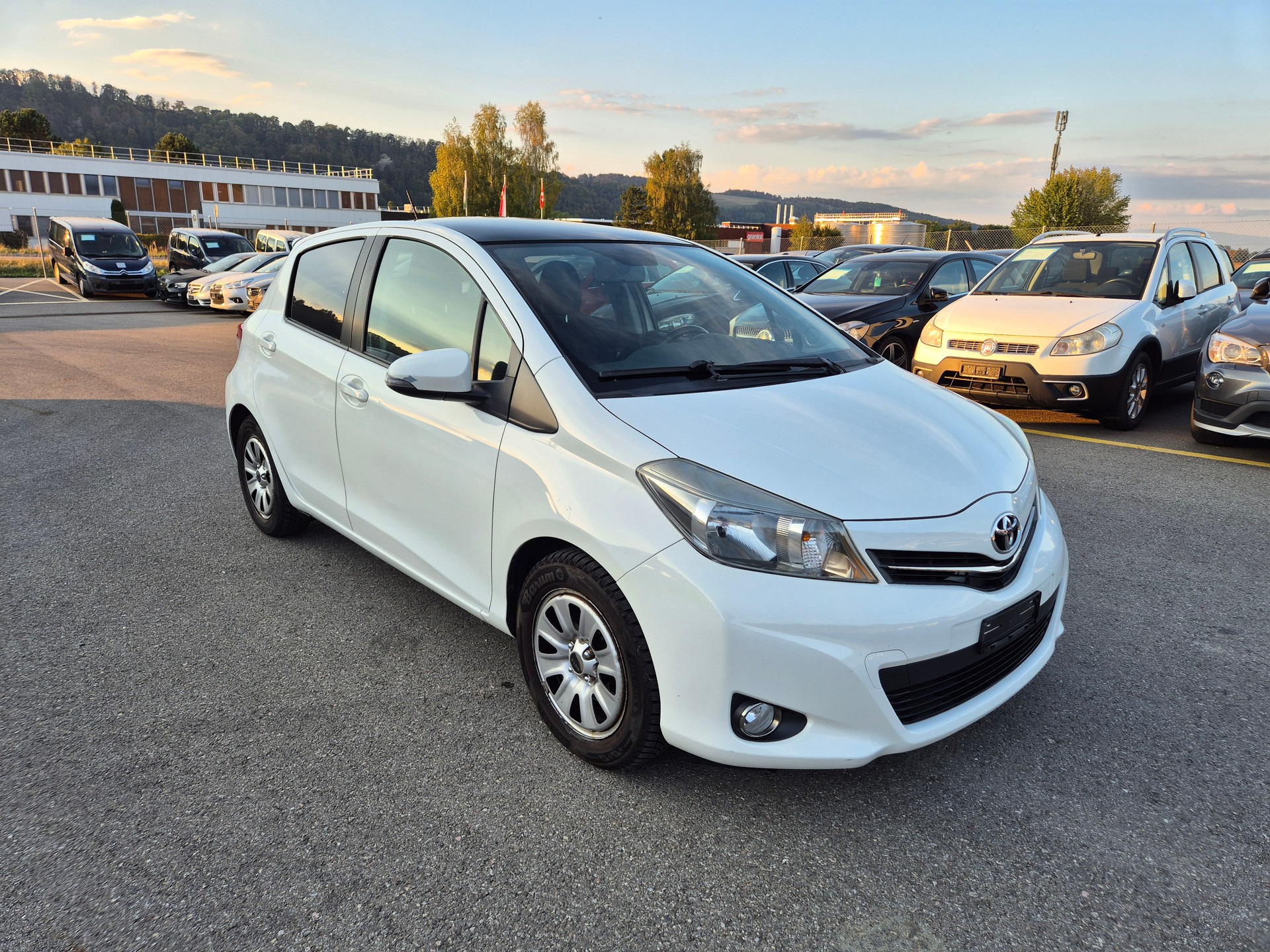 TOYOTA Yaris 1.33 Style-image-7