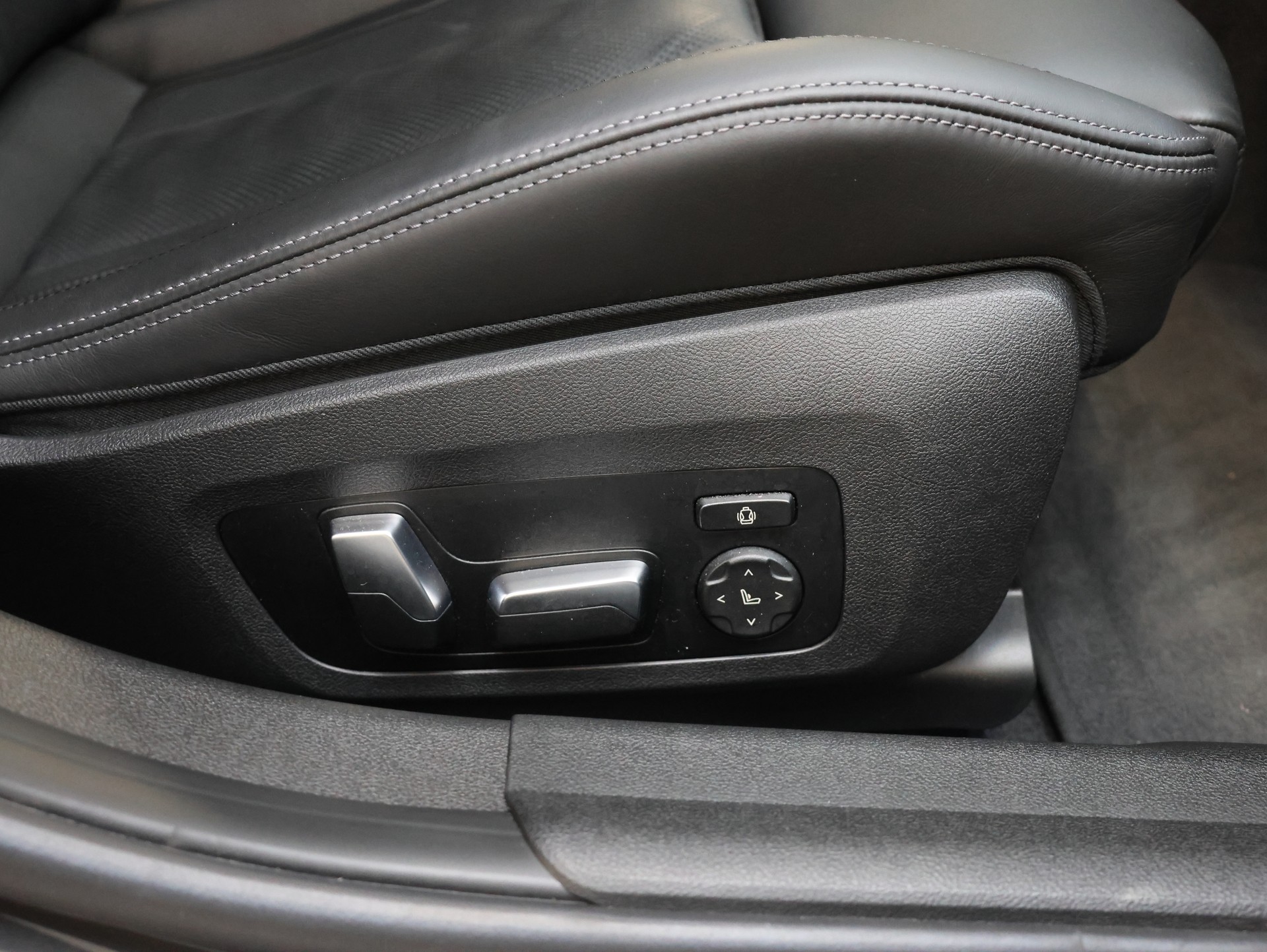 BMW M3 Touring xDrive Competition M *DRAVITGRAU-LACKIERUNG*-image-30