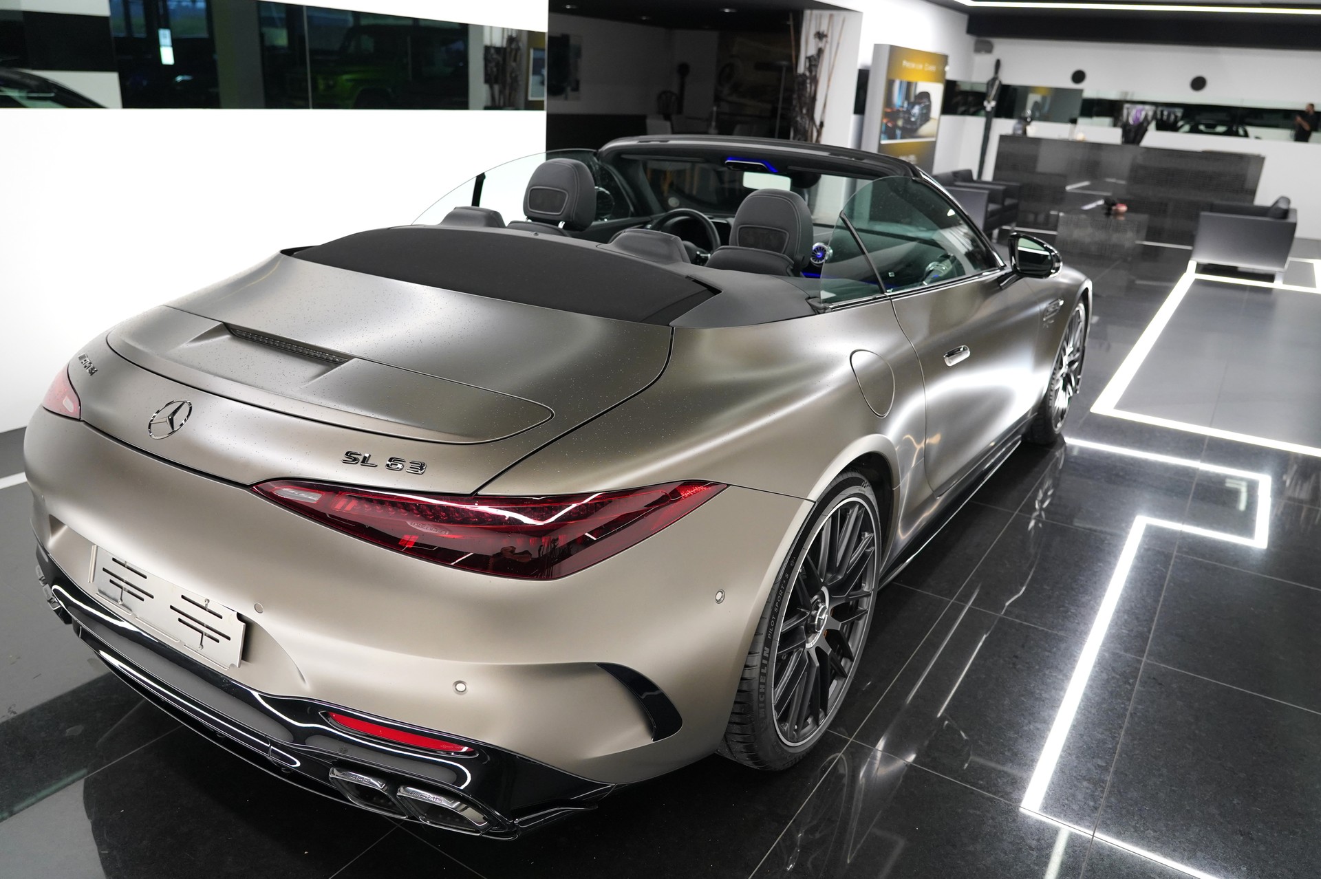 MERCEDES-BENZ AMG SL 63 4M MCT-image-4