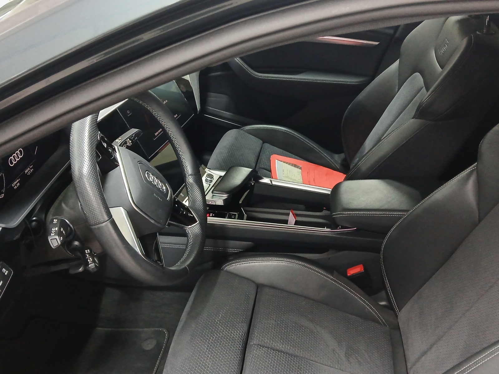 AUDI e-tron 55 Sportback S Line Black Edition quattro-image-8