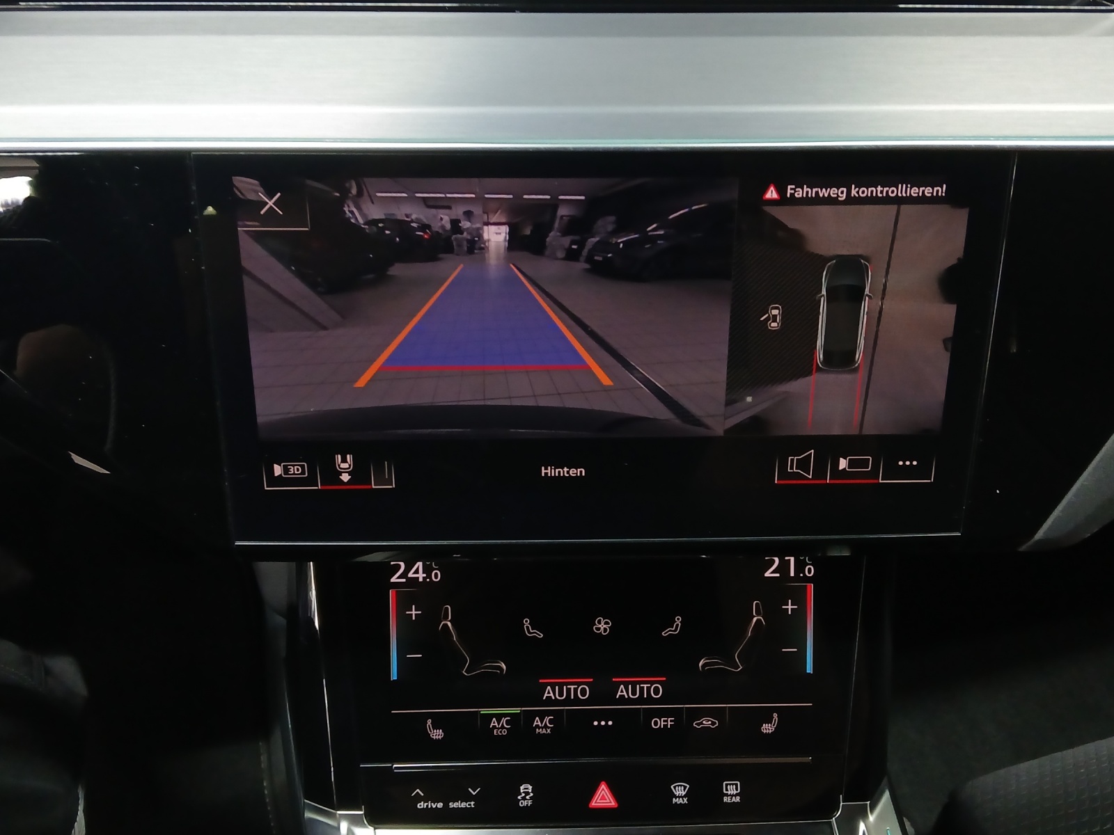 AUDI e-tron 55 Sportback S Line Black Edition quattro-image-16
