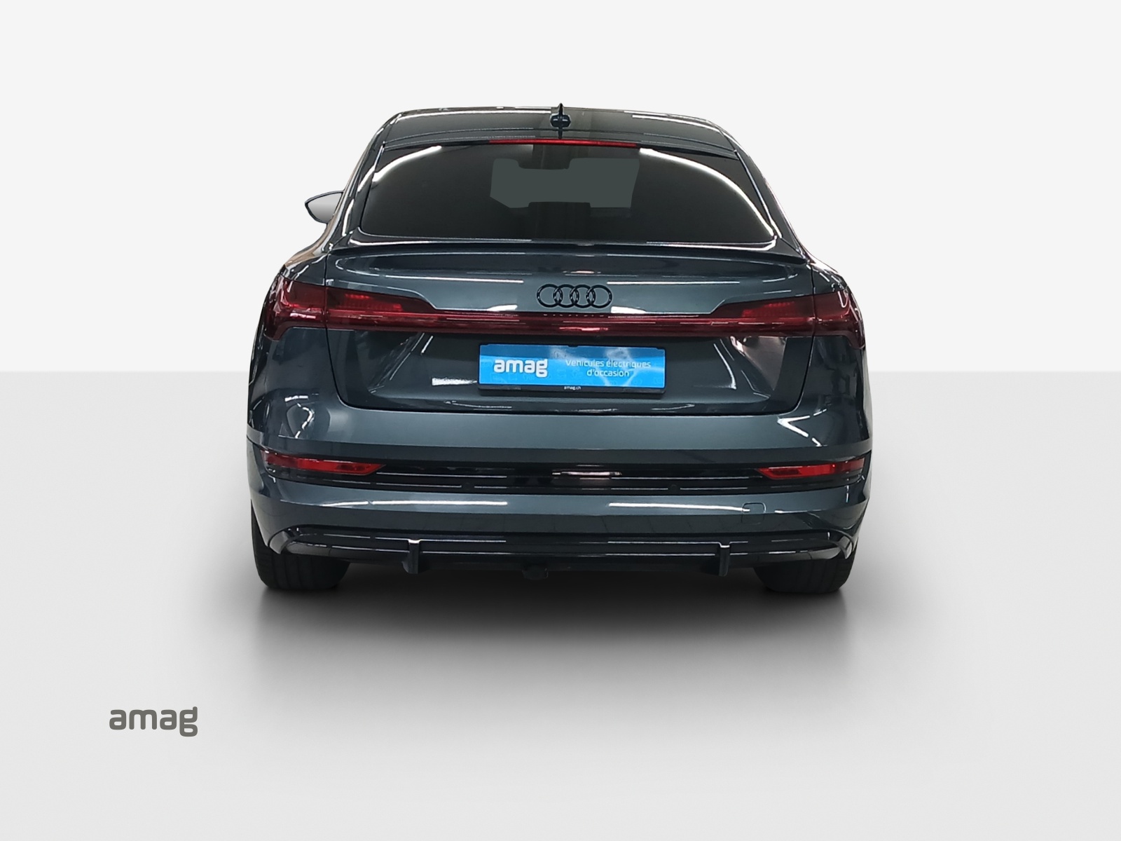 AUDI e-tron 55 Sportback S Line Black Edition quattro-image-4