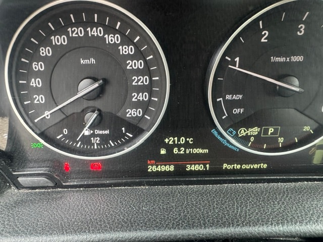 BMW 220d Active Tourer M Sport Steptronic-image-2