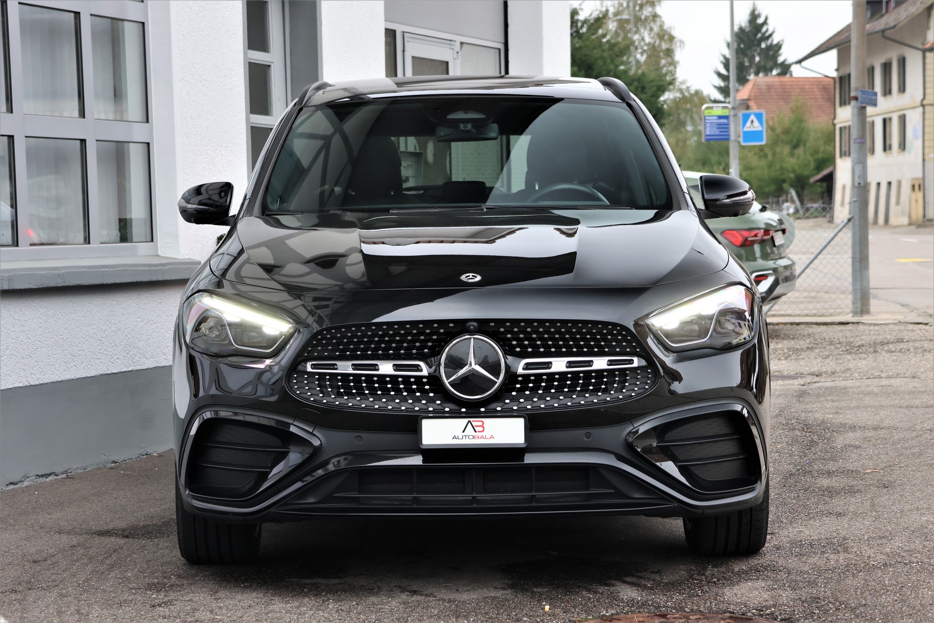 MERCEDES-BENZ GLA 220d 4Matic 8G-DCT AMG-Line (CH) MSI+-showroom-element-1