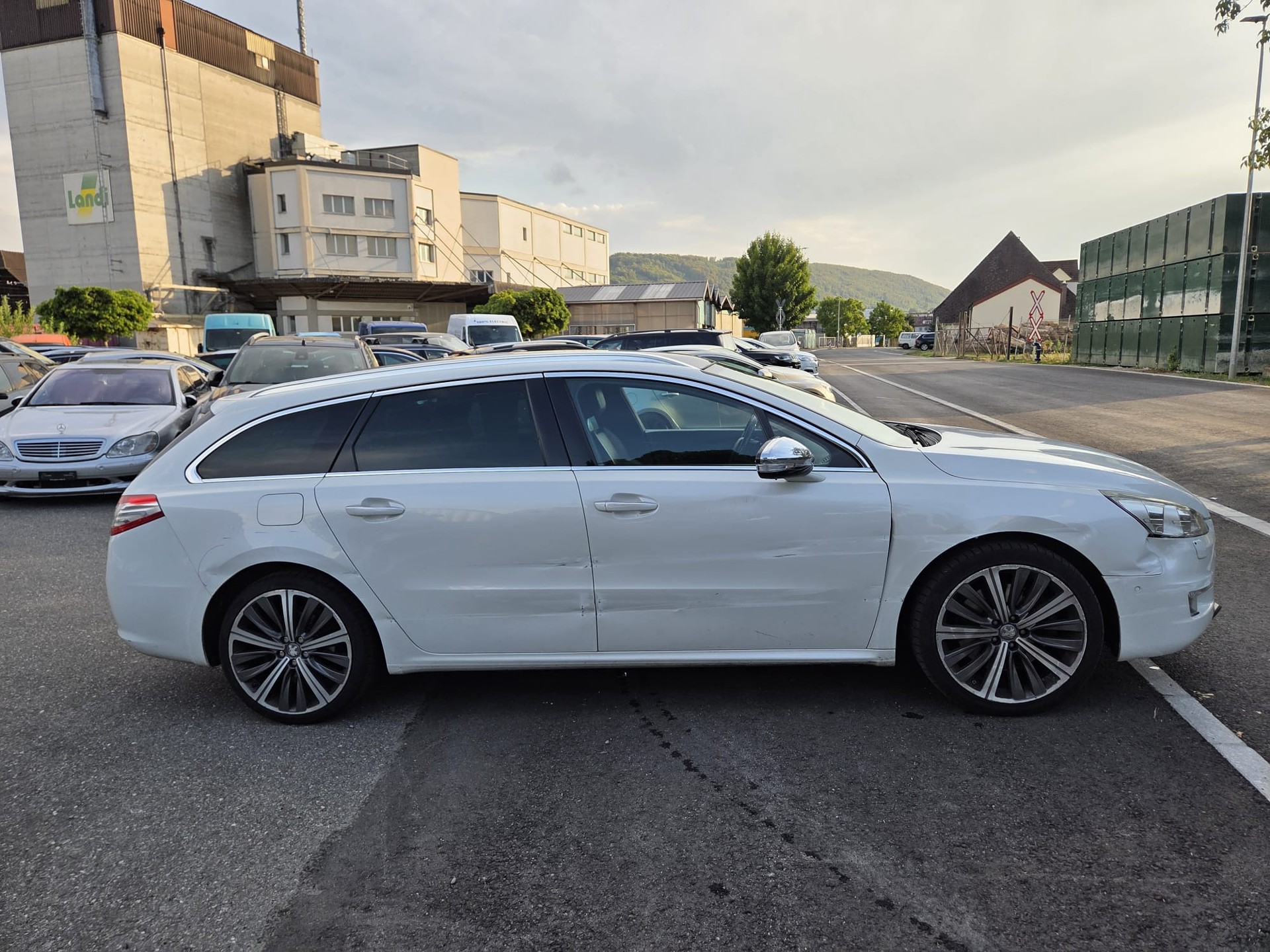 PEUGEOT 508 SW 2.2 HDI GT Automatic-image-5
