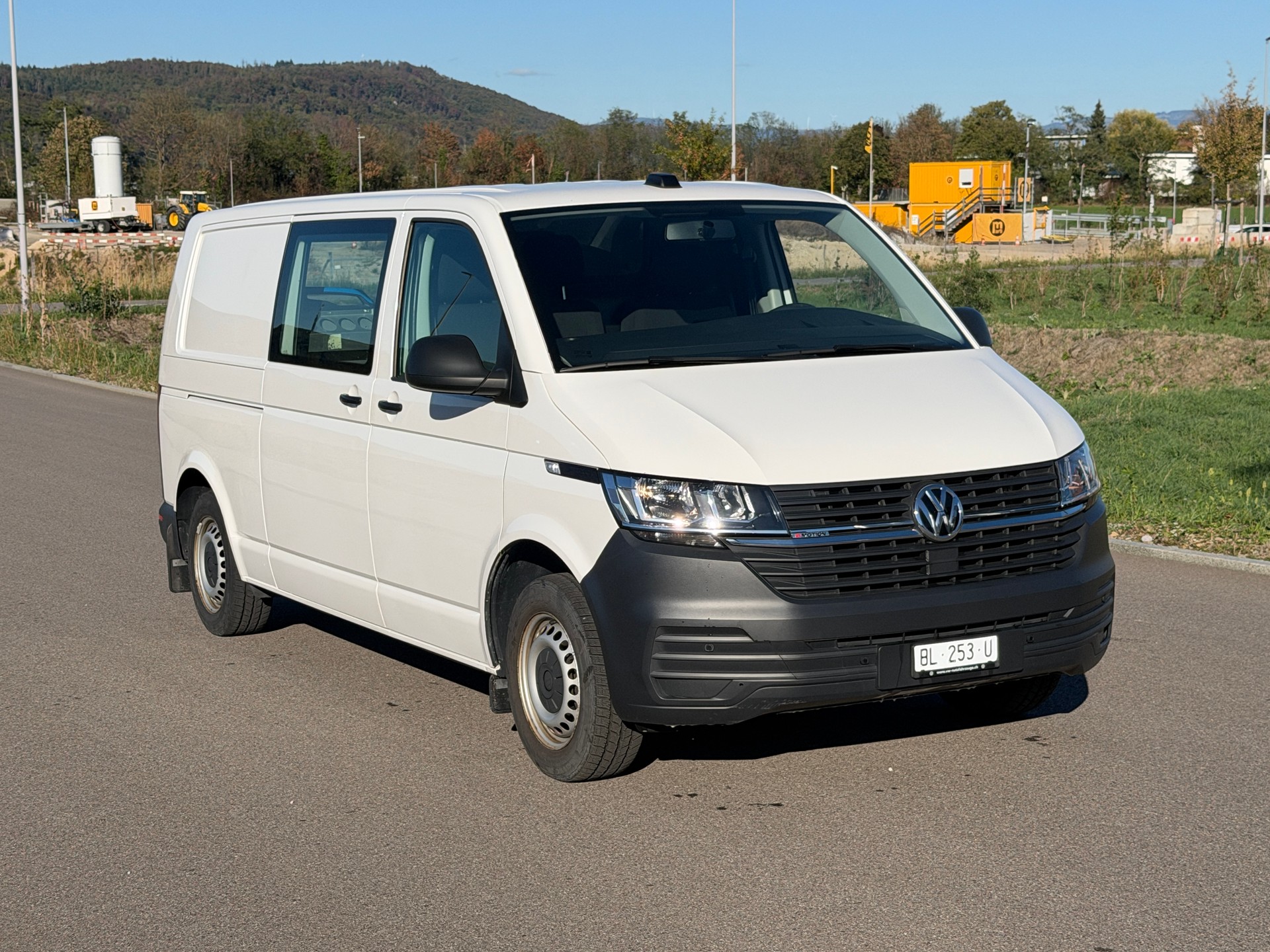 VW T6.1 2.0 TDI 4Motion DSG-image-6