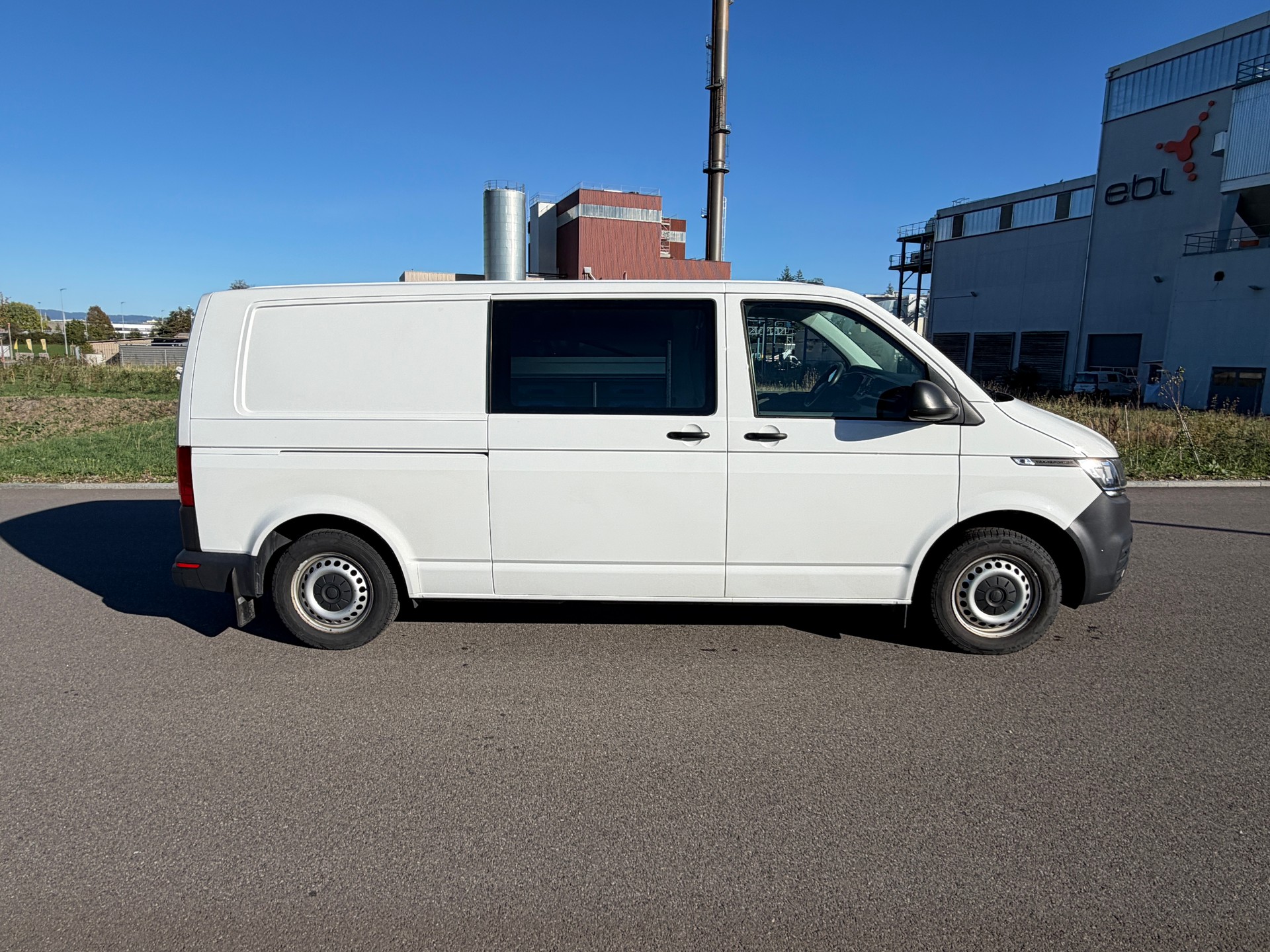 VW T6.1 2.0 TDI 4Motion DSG-image-5